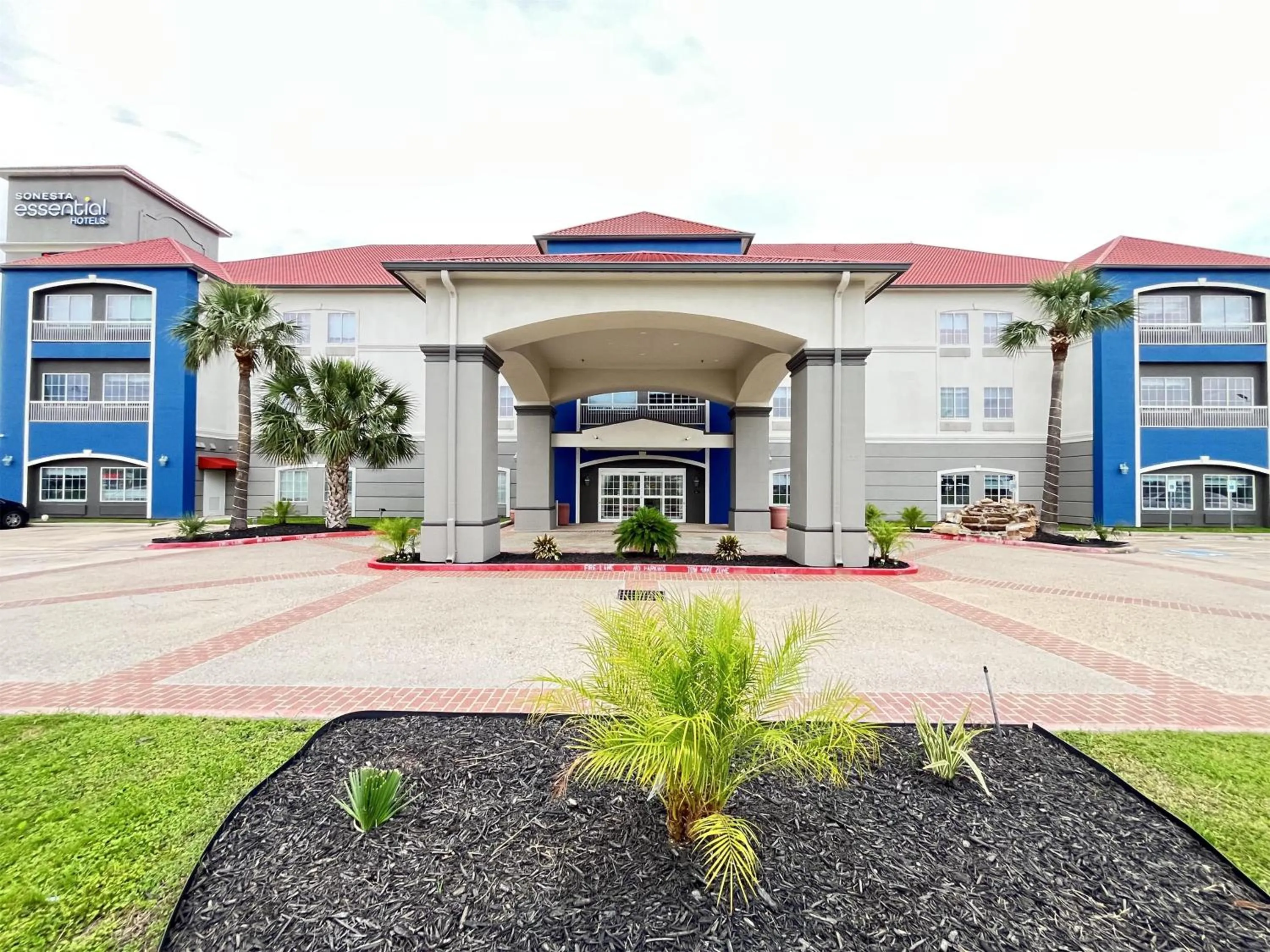 Property building in Sonesta Essential Hotel Houston-I-45 Spring