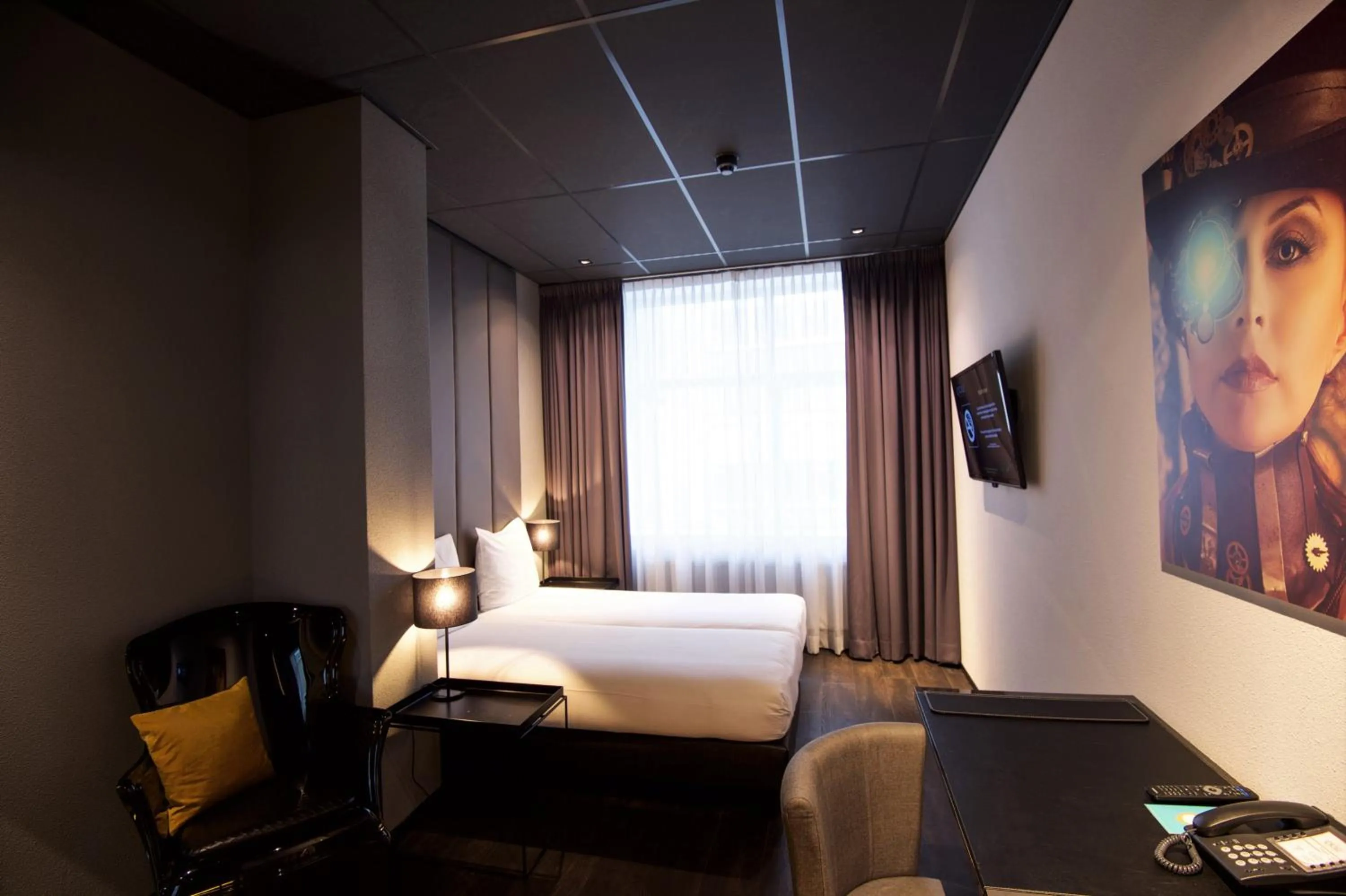 Photo of the whole room, Seating Area in Design Hotel Glow