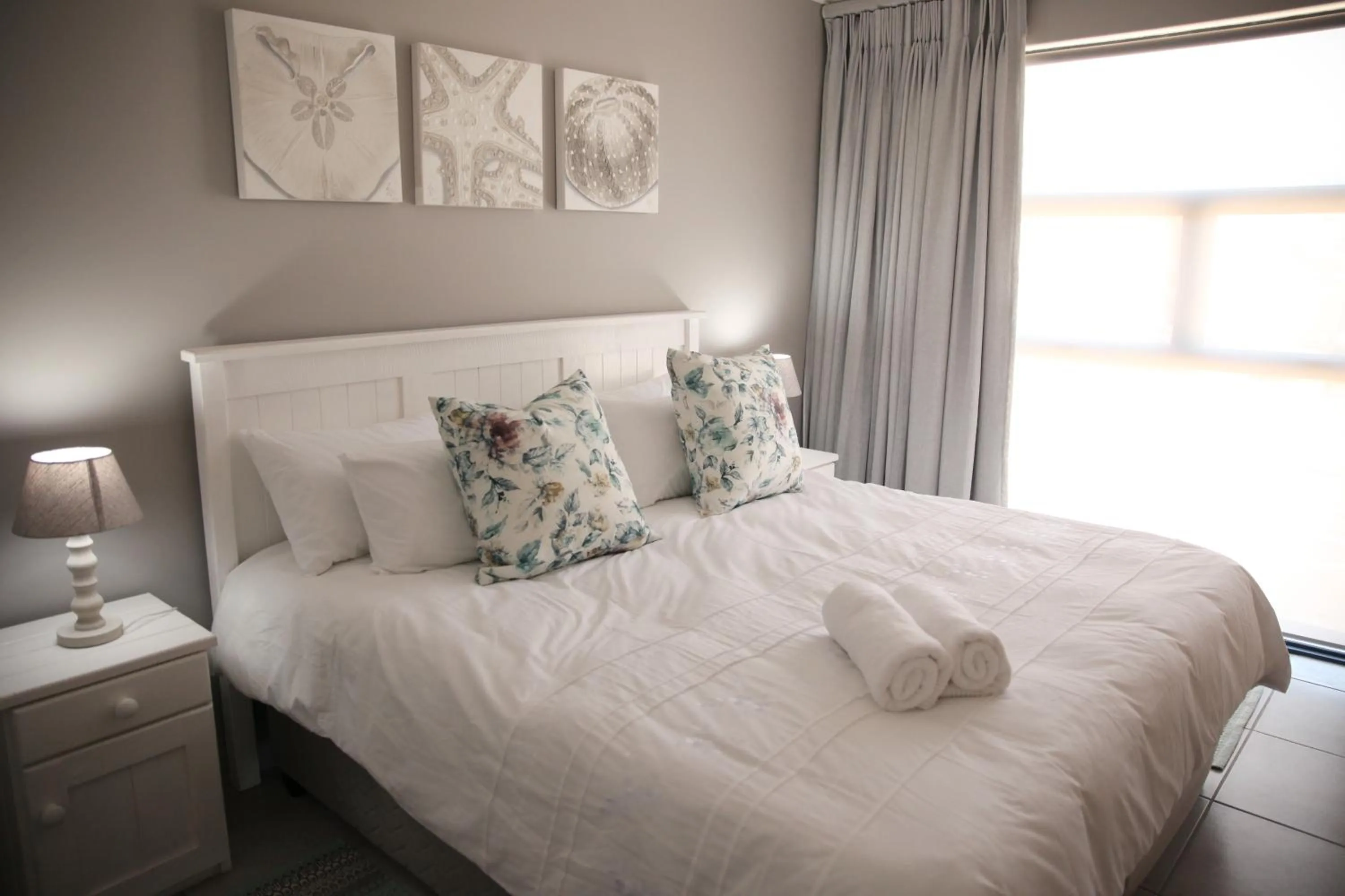 Bed in Mari-Amor Self-Catering Apartments