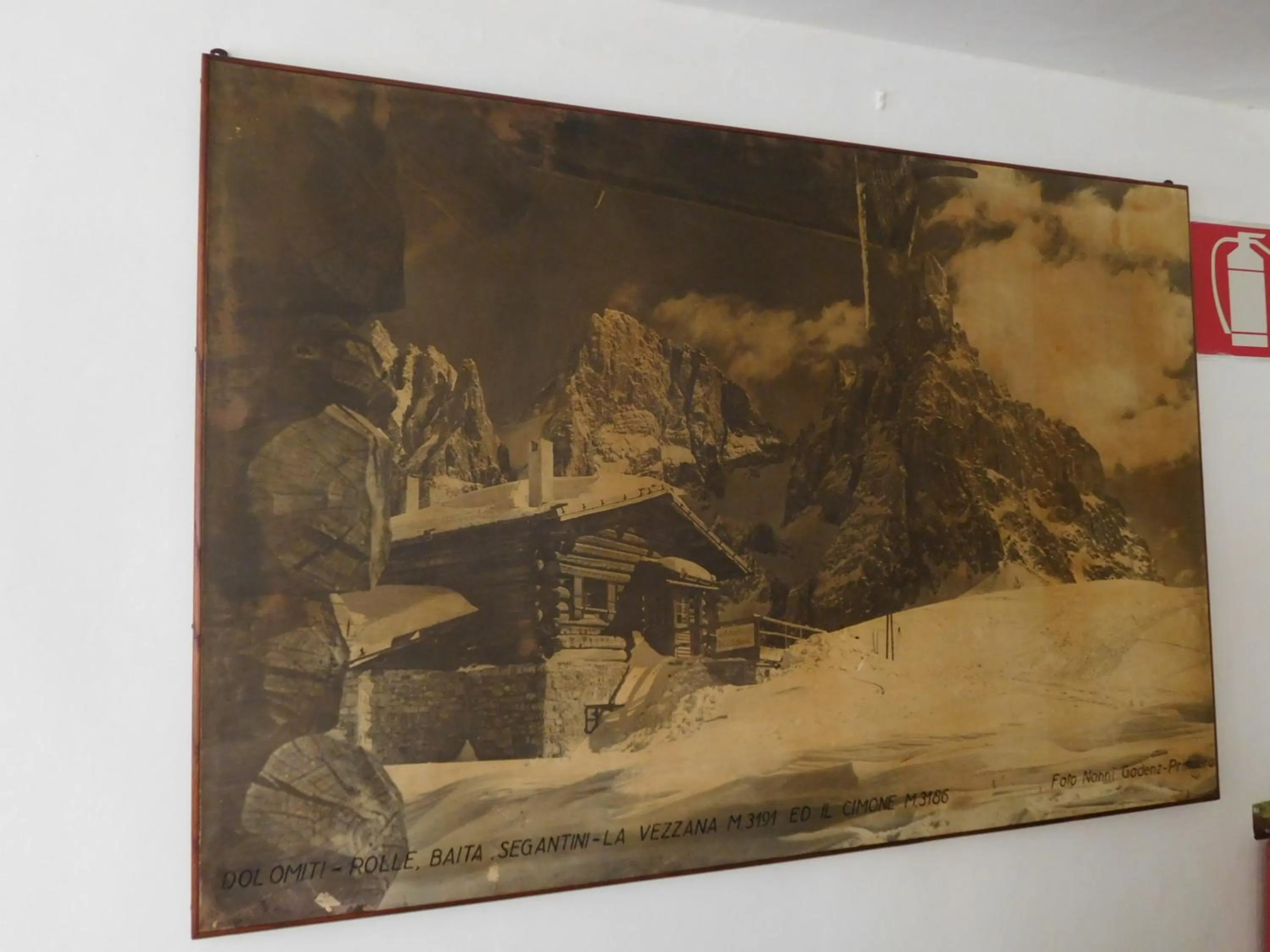 Decorative detail in Antico Albergo Sant'Antonio