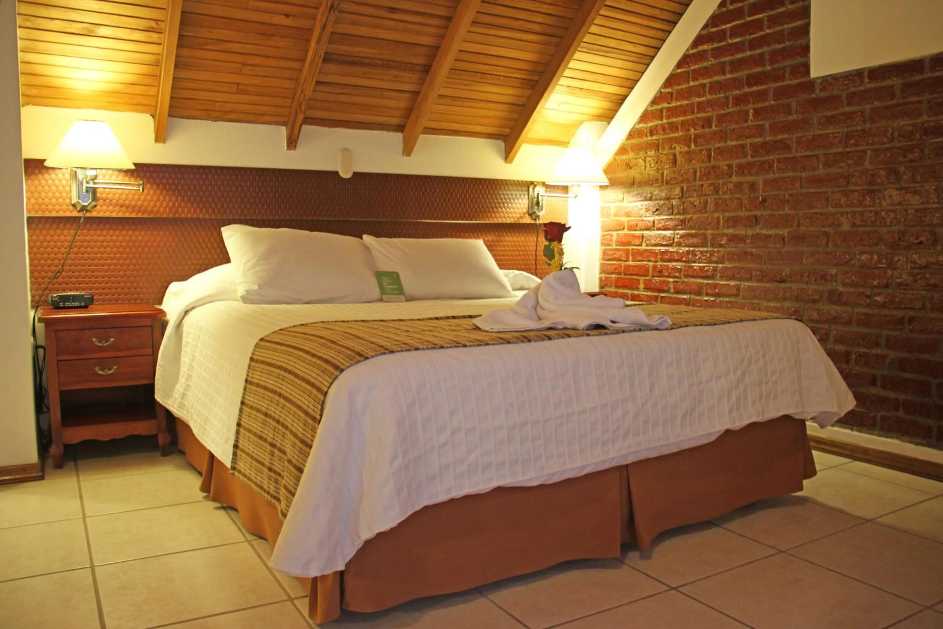 Bathroom, Bed in Hotel Balandra