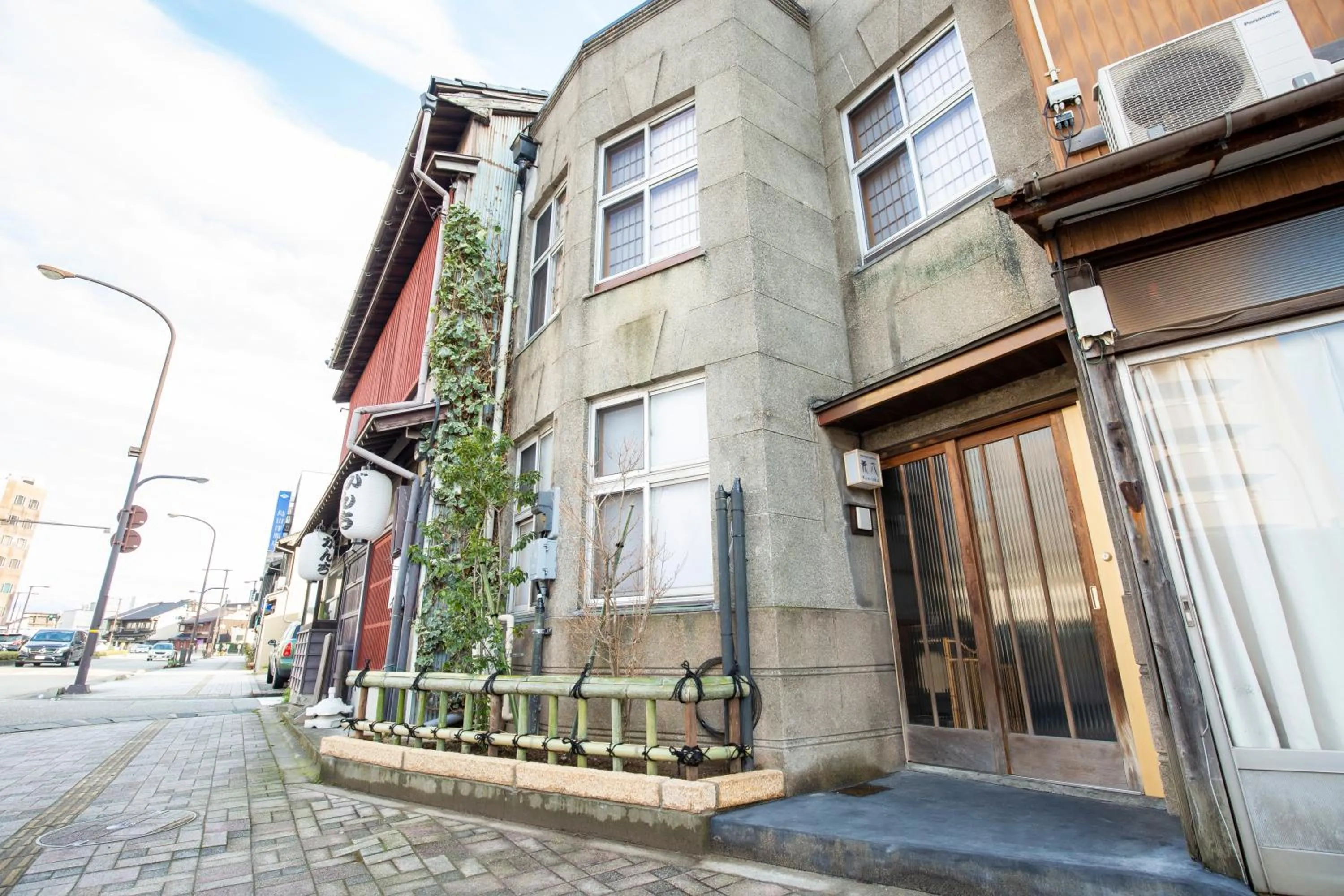Property building in Kanazawa Machiya Kenroku