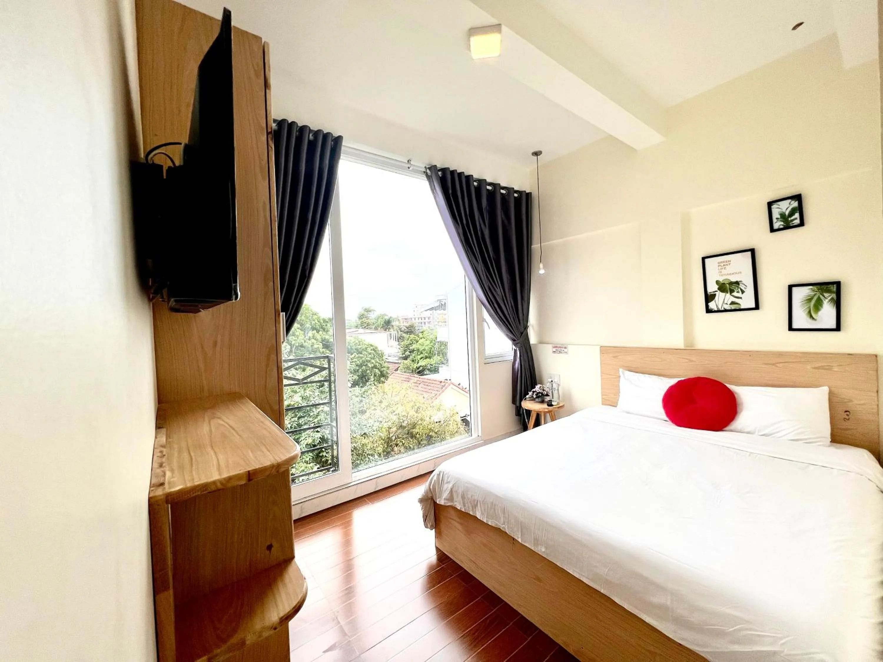 Bed in Hue Four Seasons Hotel