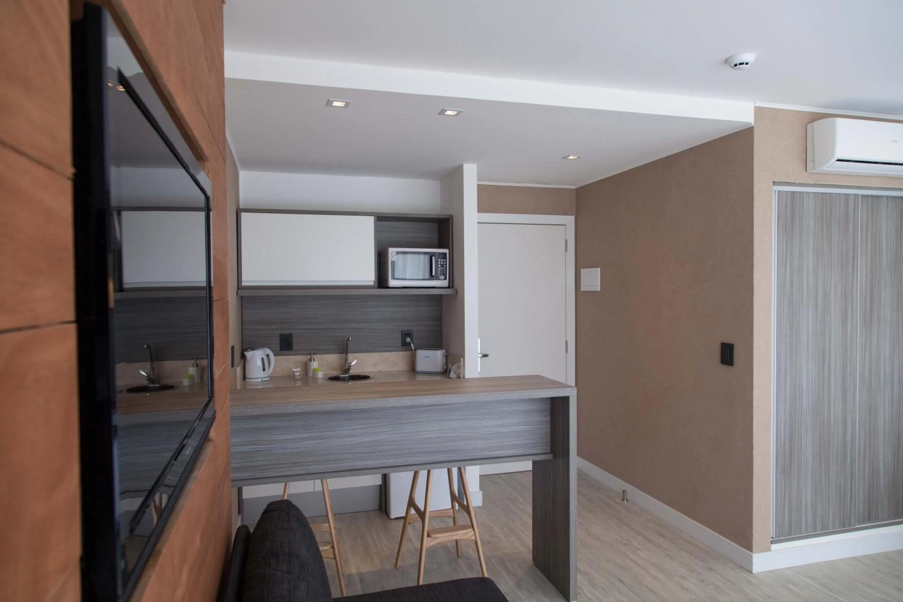 TV and multimedia in 2122 Hotel Art Design