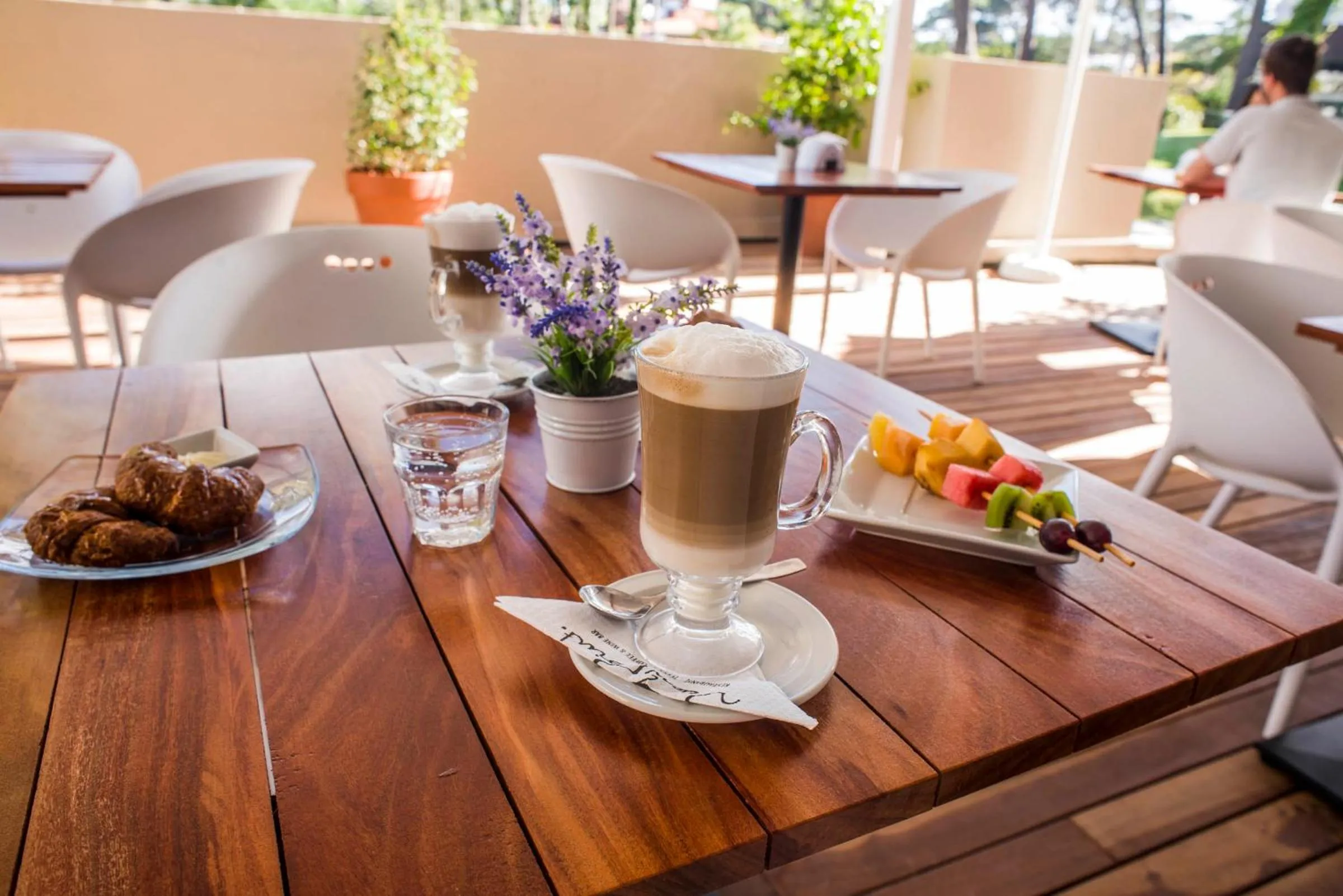 Restaurant/places to eat in 2122 Hotel Art Design