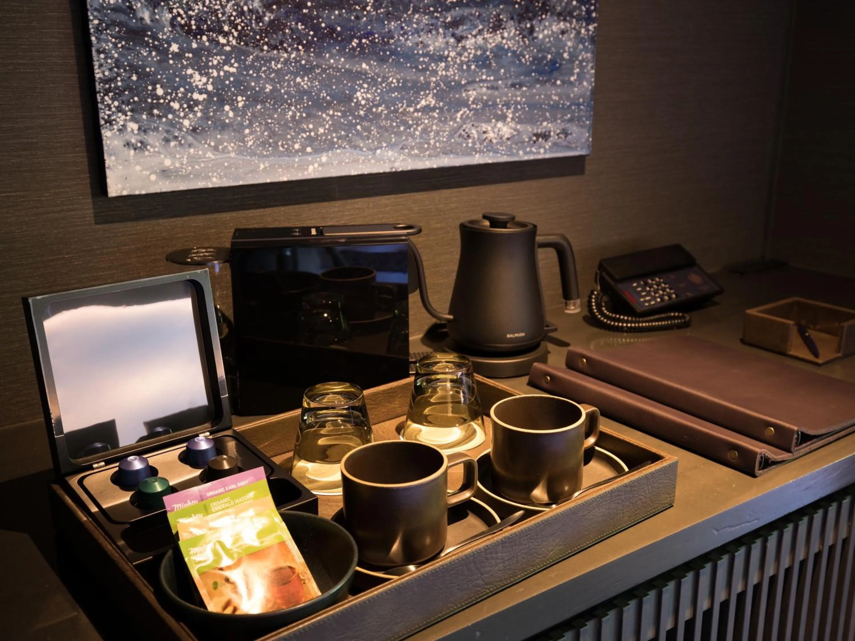 Coffee/tea facilities in barhotel Hakone Kazan