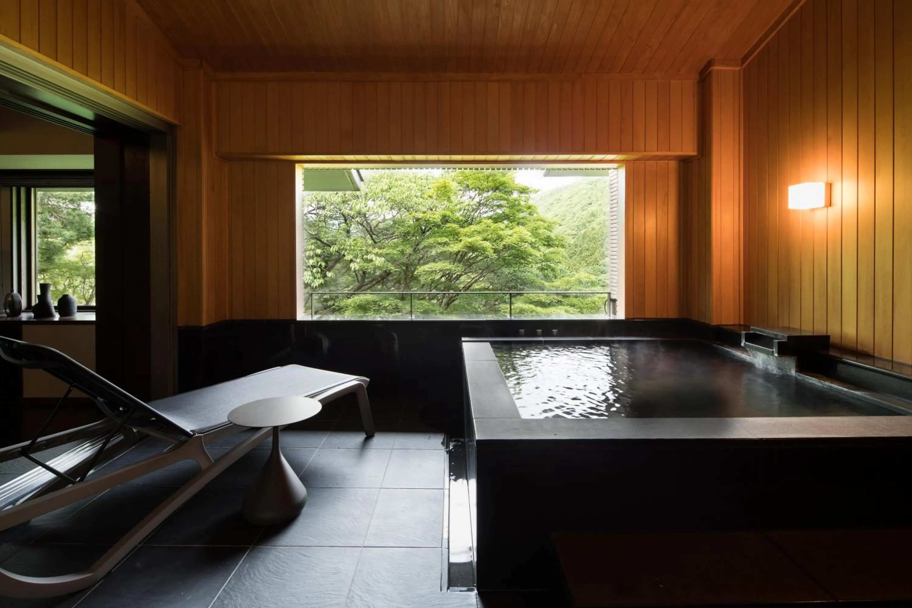 Open Air Bath in barhotel Hakone Kazan