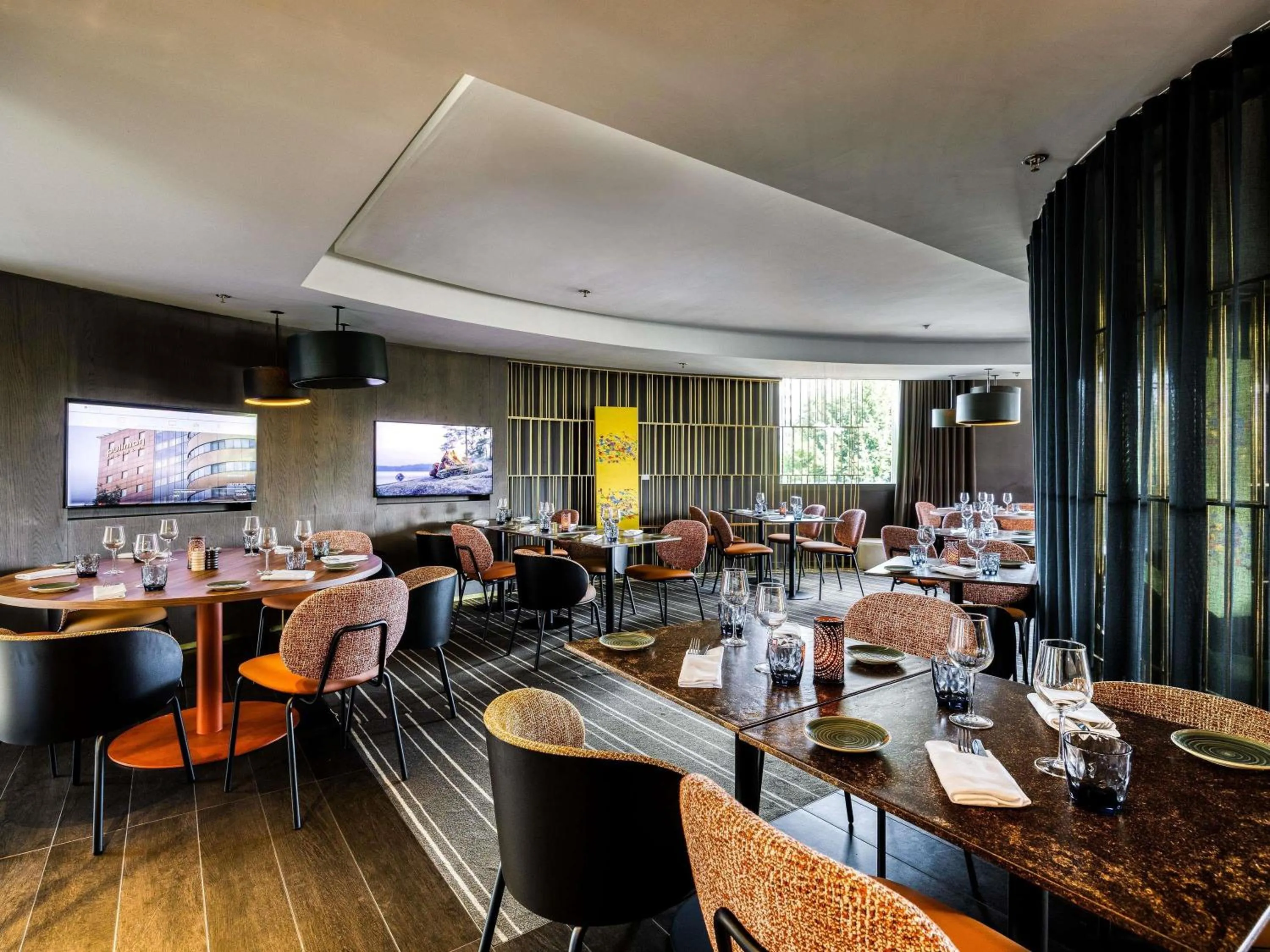 Lounge or bar in Pullman Brussels Centre Midi