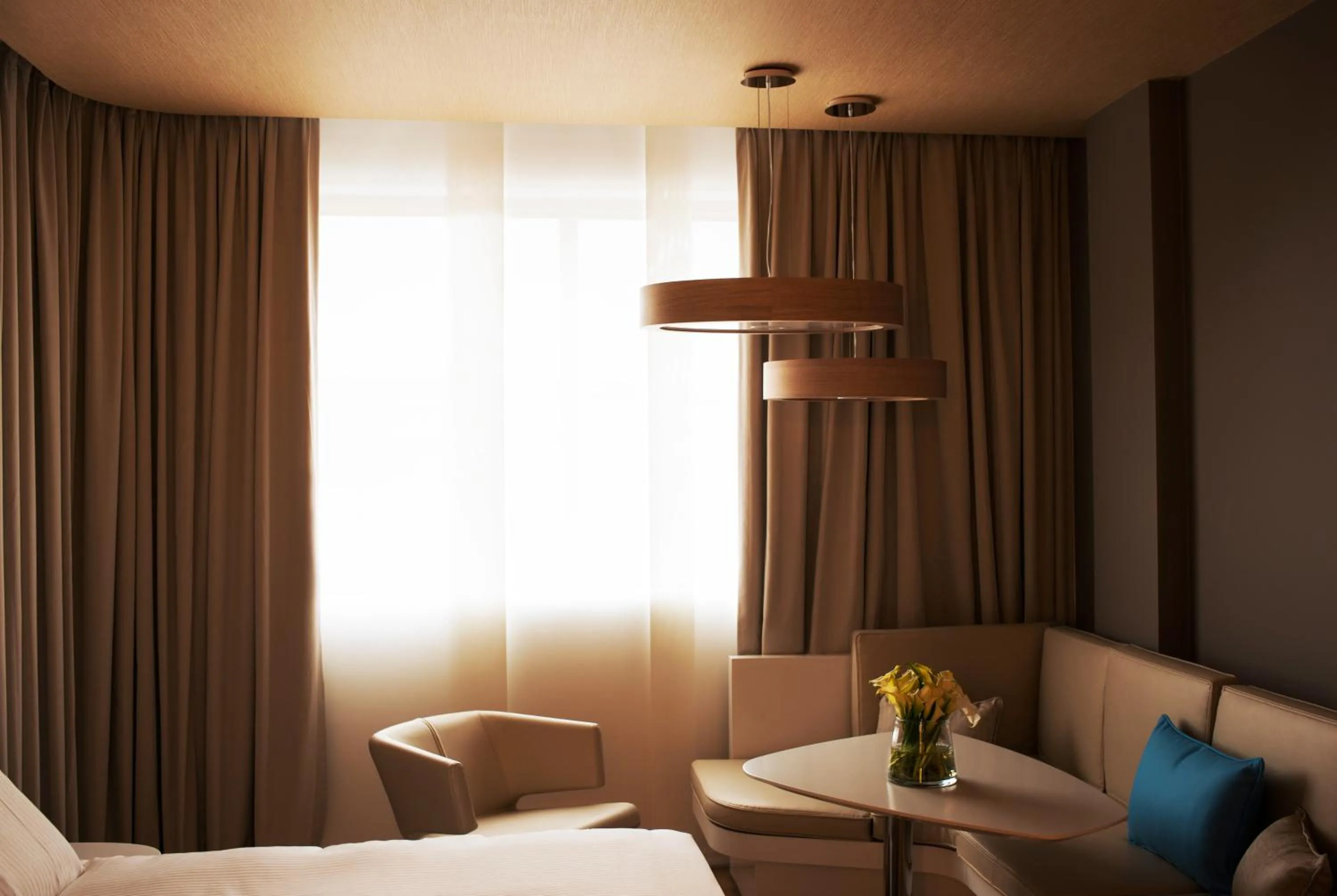 Seating area, Bed in Pullman Brussels Centre Midi