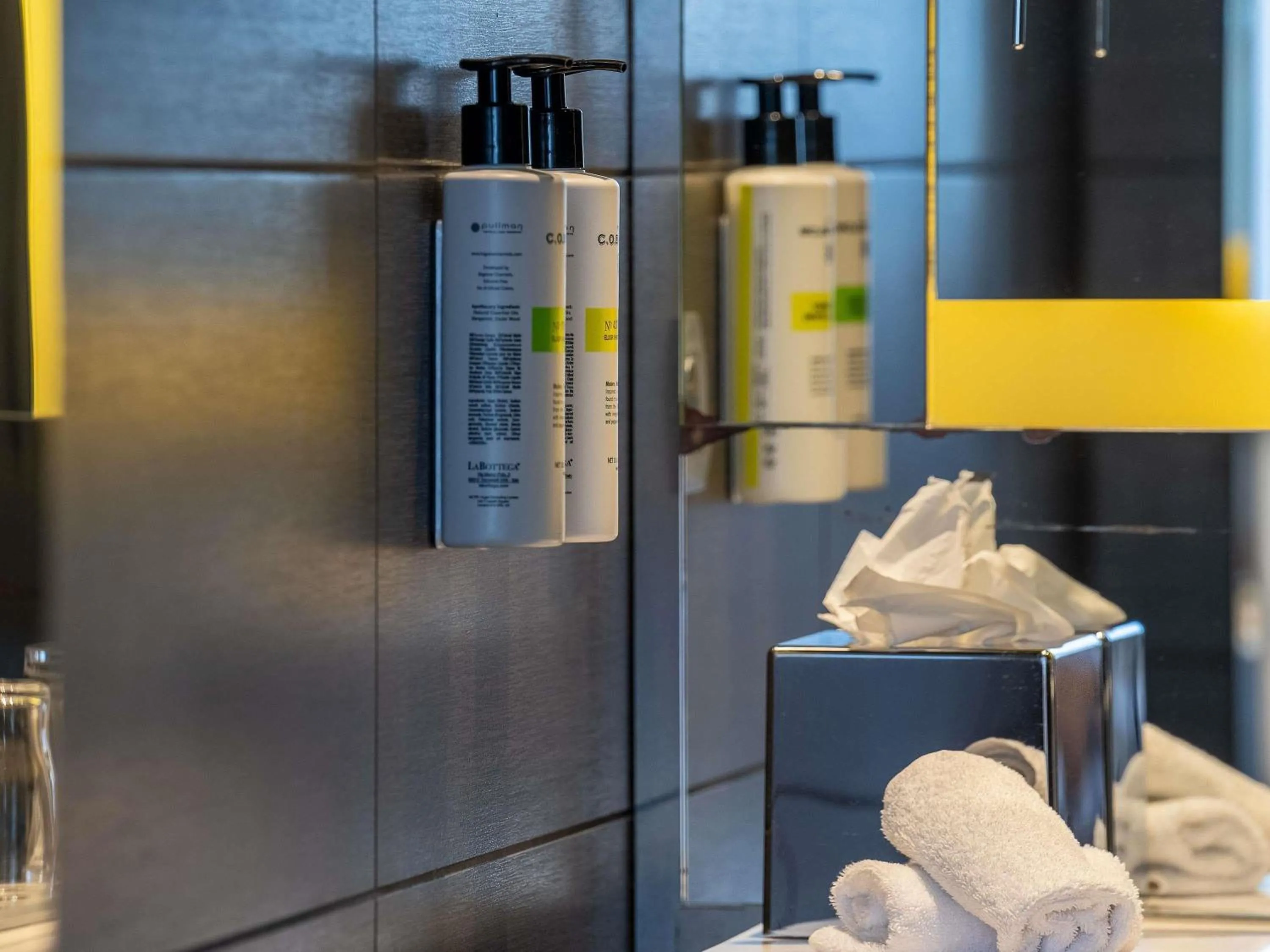 Bedroom in Pullman Brussels Centre Midi