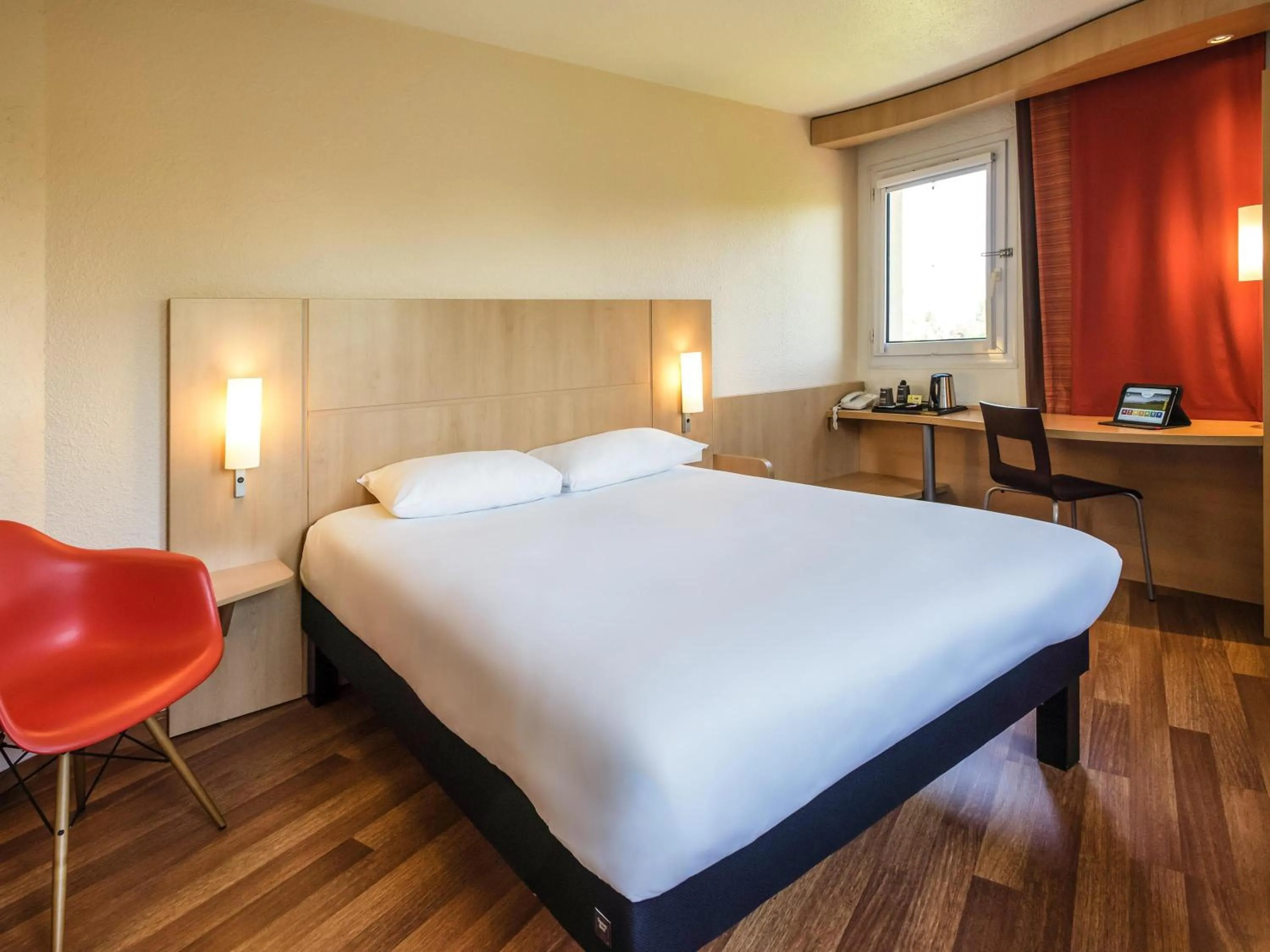 Standard Double Room in Ibis Château-Thierry