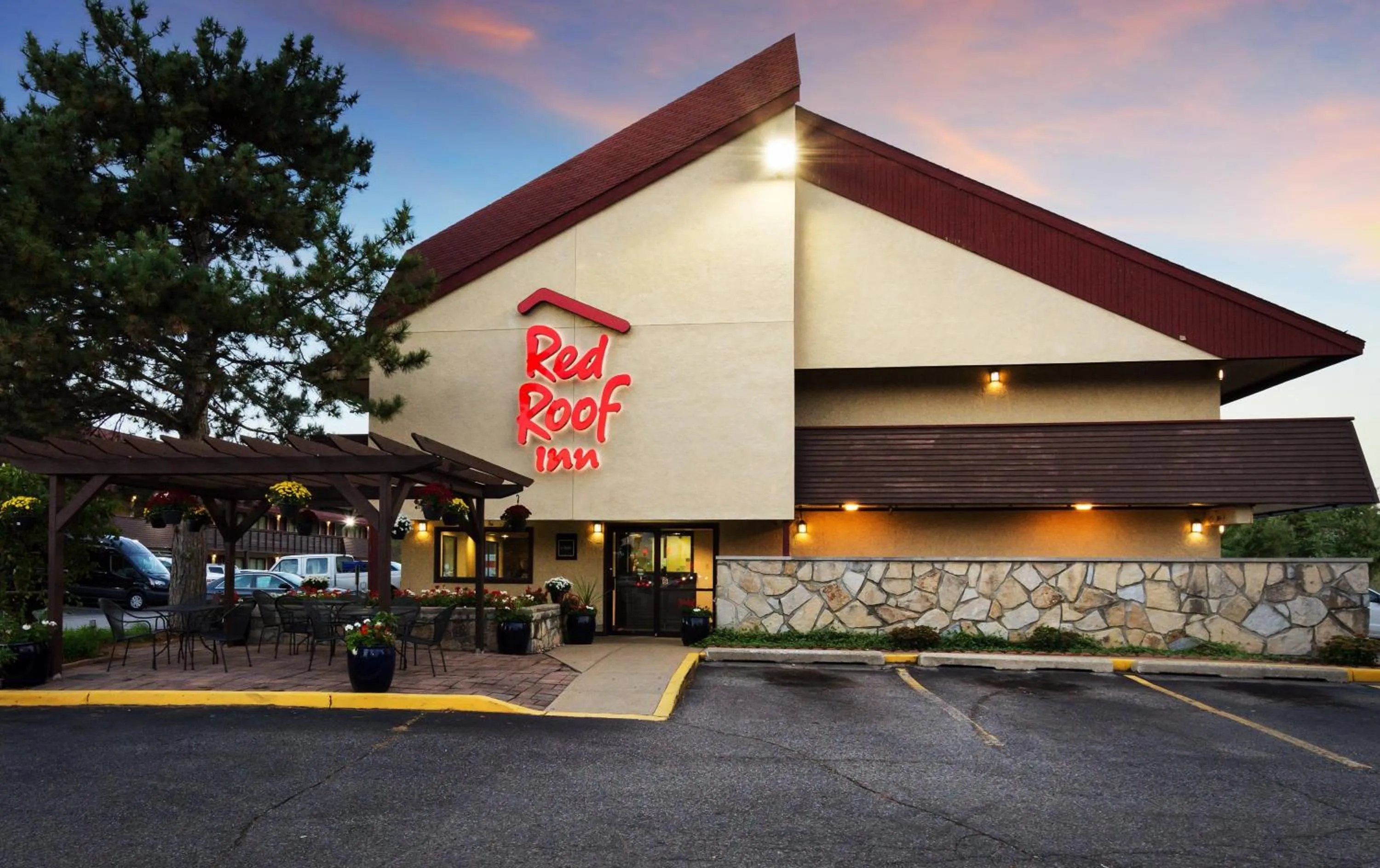 Property building in Red Roof Inn Grand Rapids Airport
