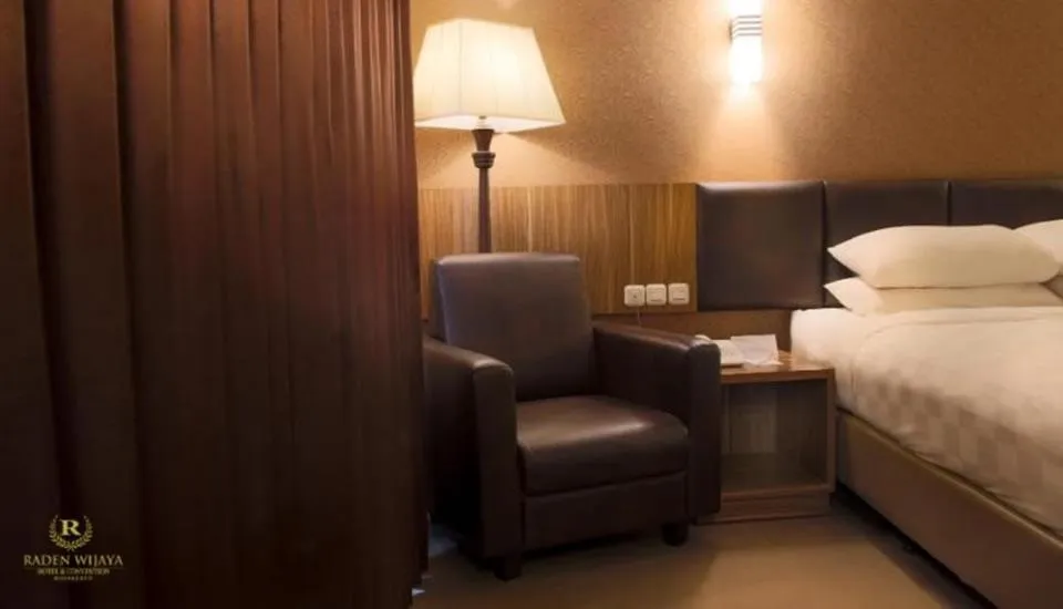 Bed in Raden Wijaya Hotel & Convention