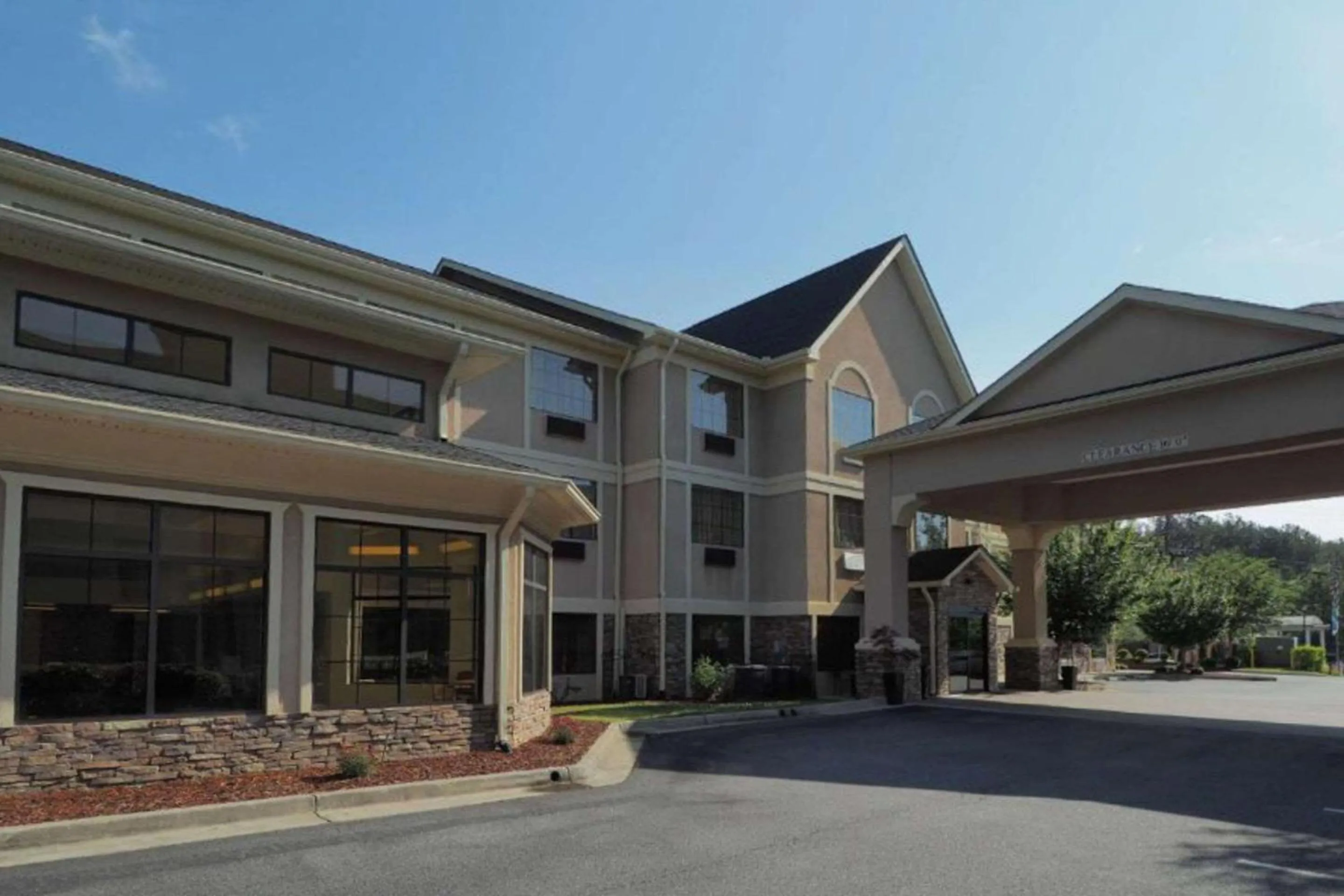 Property building in Country Inn & Suites by Radisson, Canton, GA