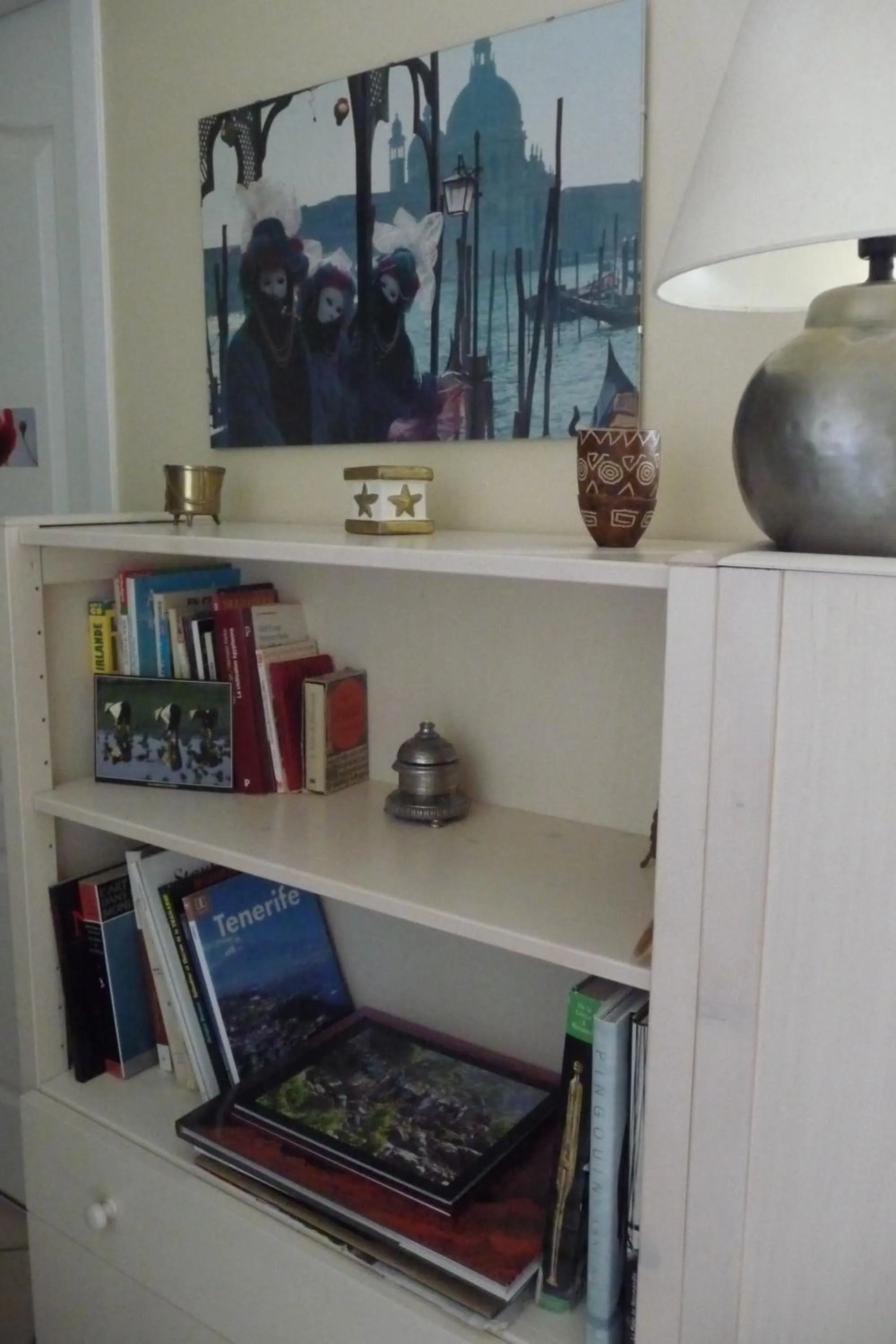 Library in Le Relais des Malettes Chambres d'hôtes B&B