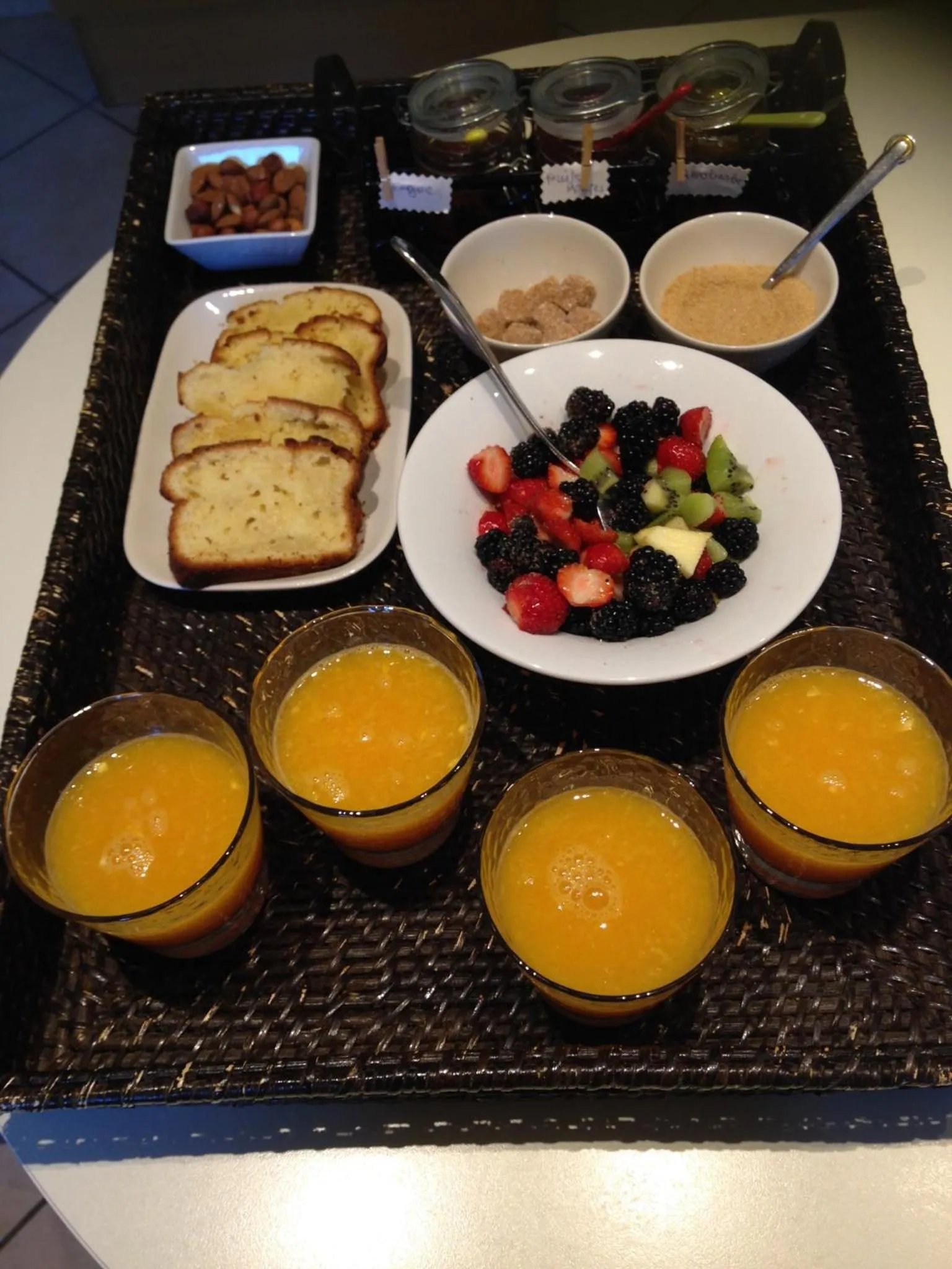 Continental breakfast in Le Relais des Malettes Chambres d'hôtes B&B