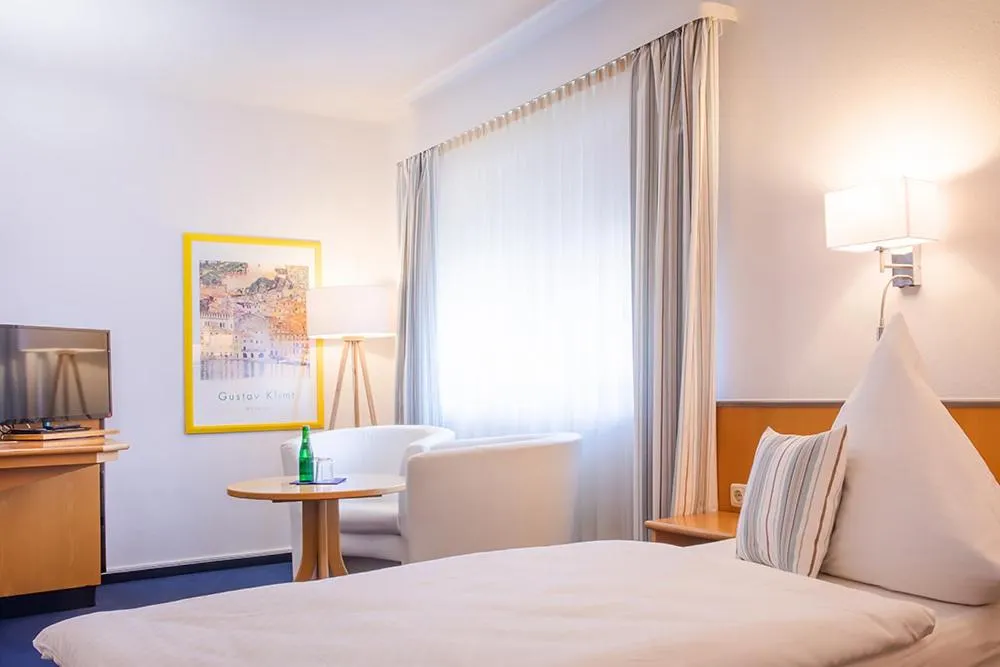 Photo of the whole room, Bed in Hotel Lauer