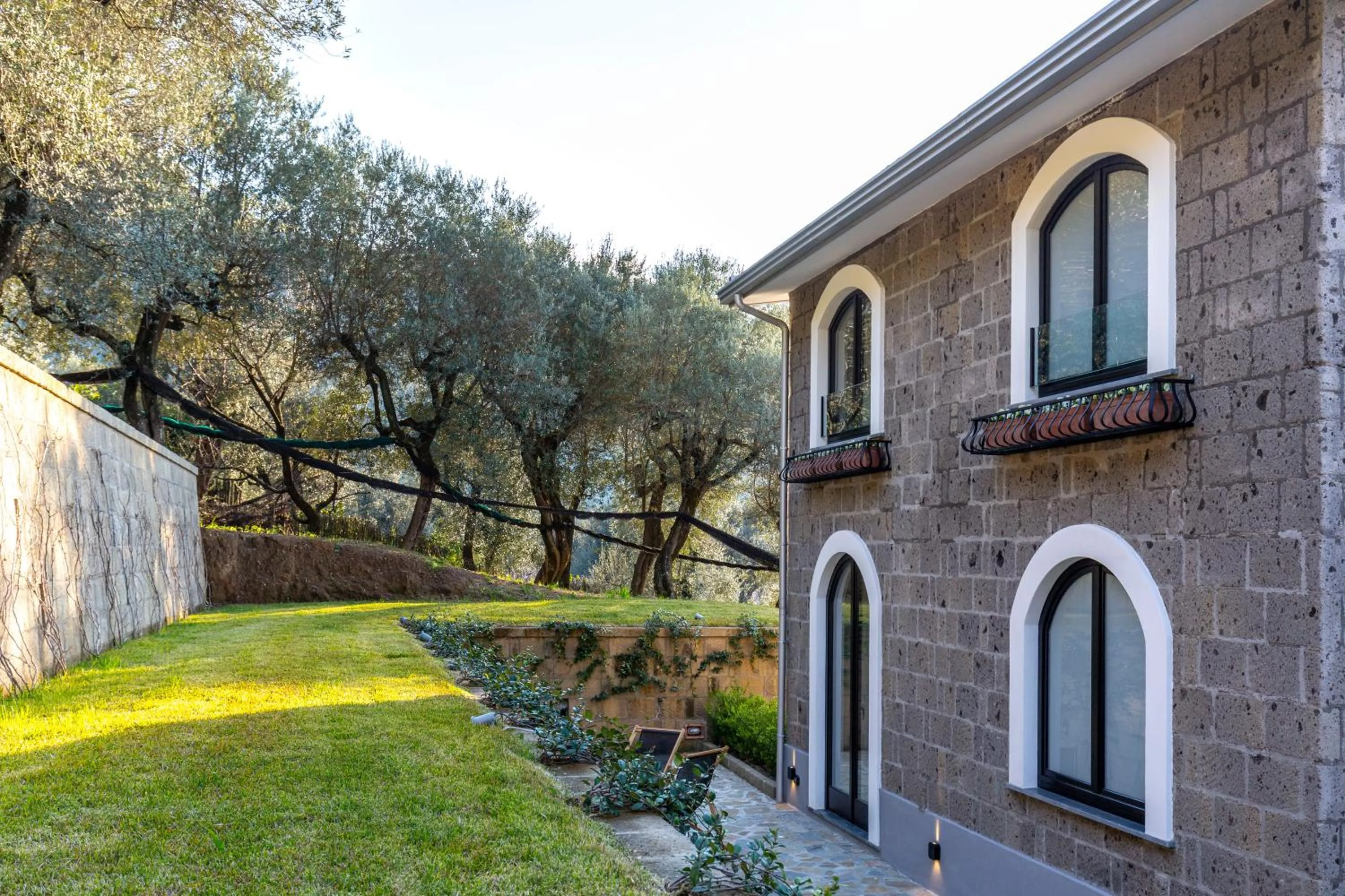 Property building in Maison Bon Bon