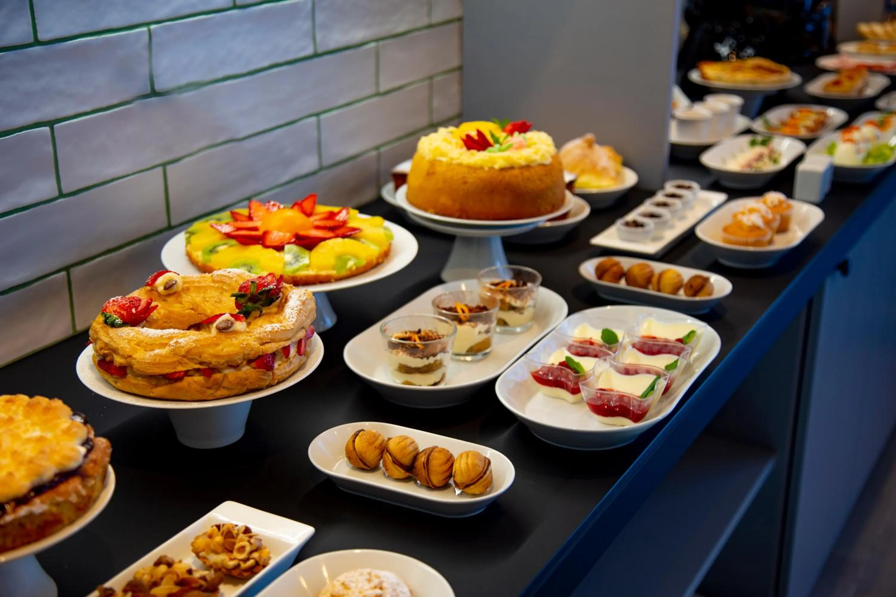 Food and drinks in Maison Bon Bon