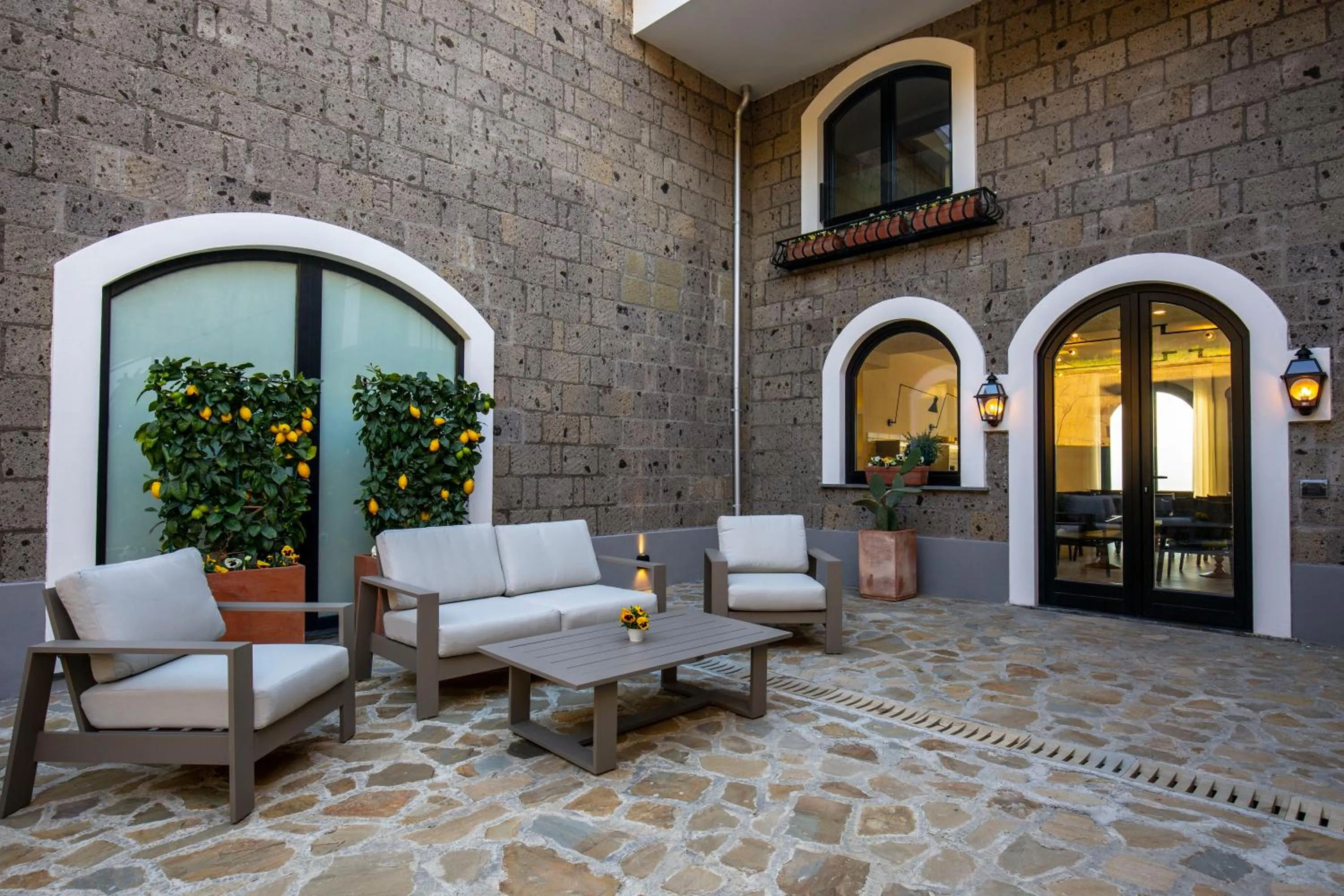 Property building in Maison Bon Bon