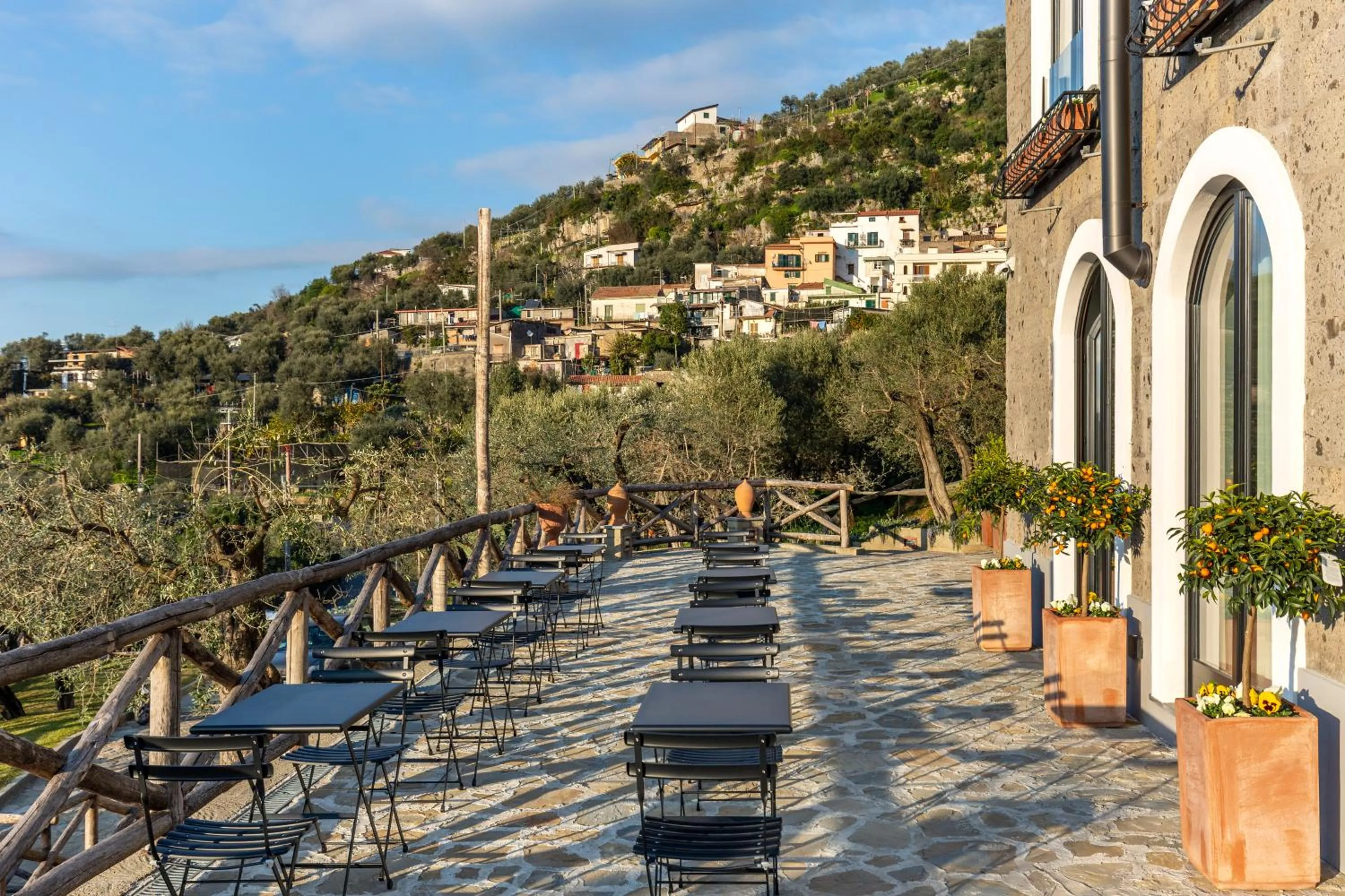 Property building in Maison Bon Bon