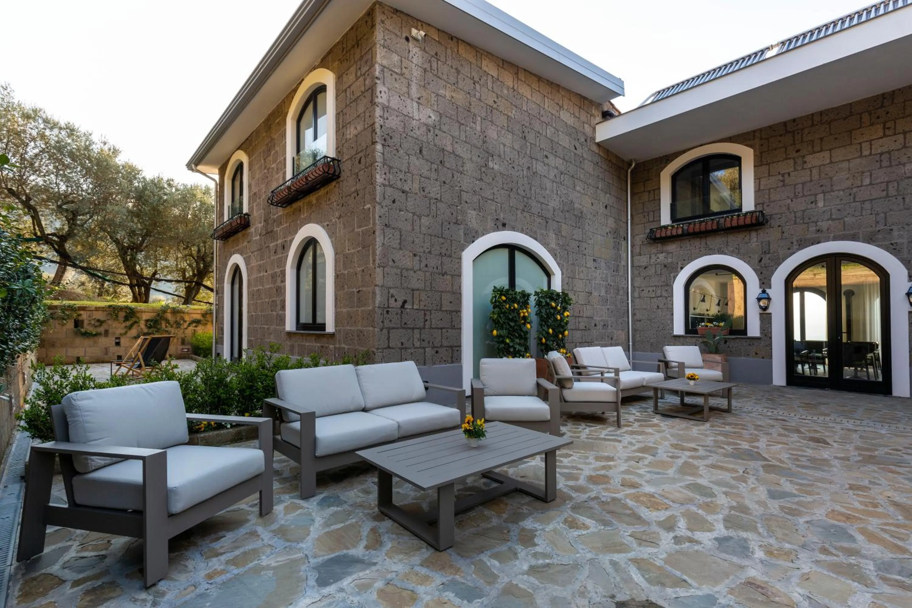 Property building in Maison Bon Bon