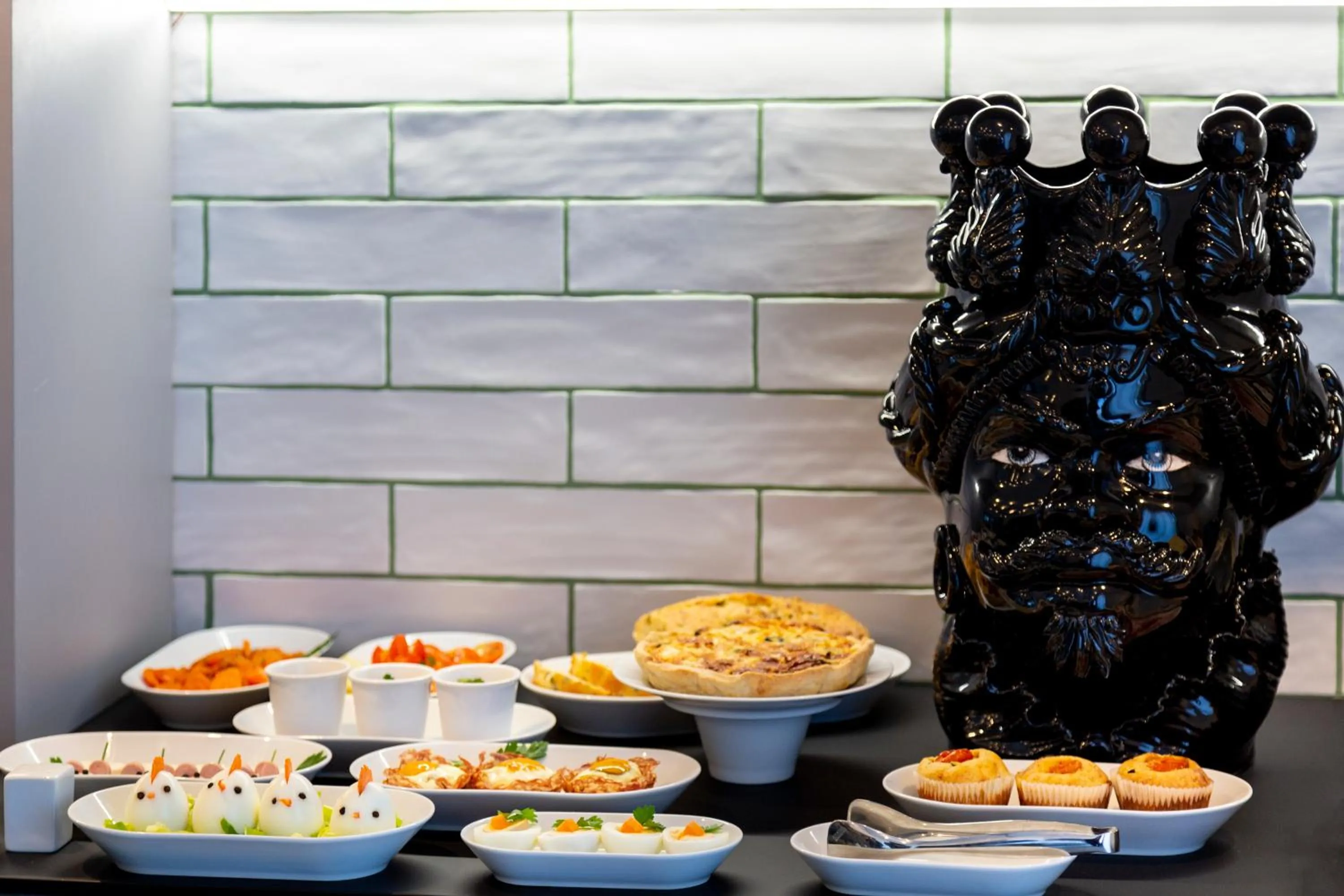 Food and drinks in Maison Bon Bon