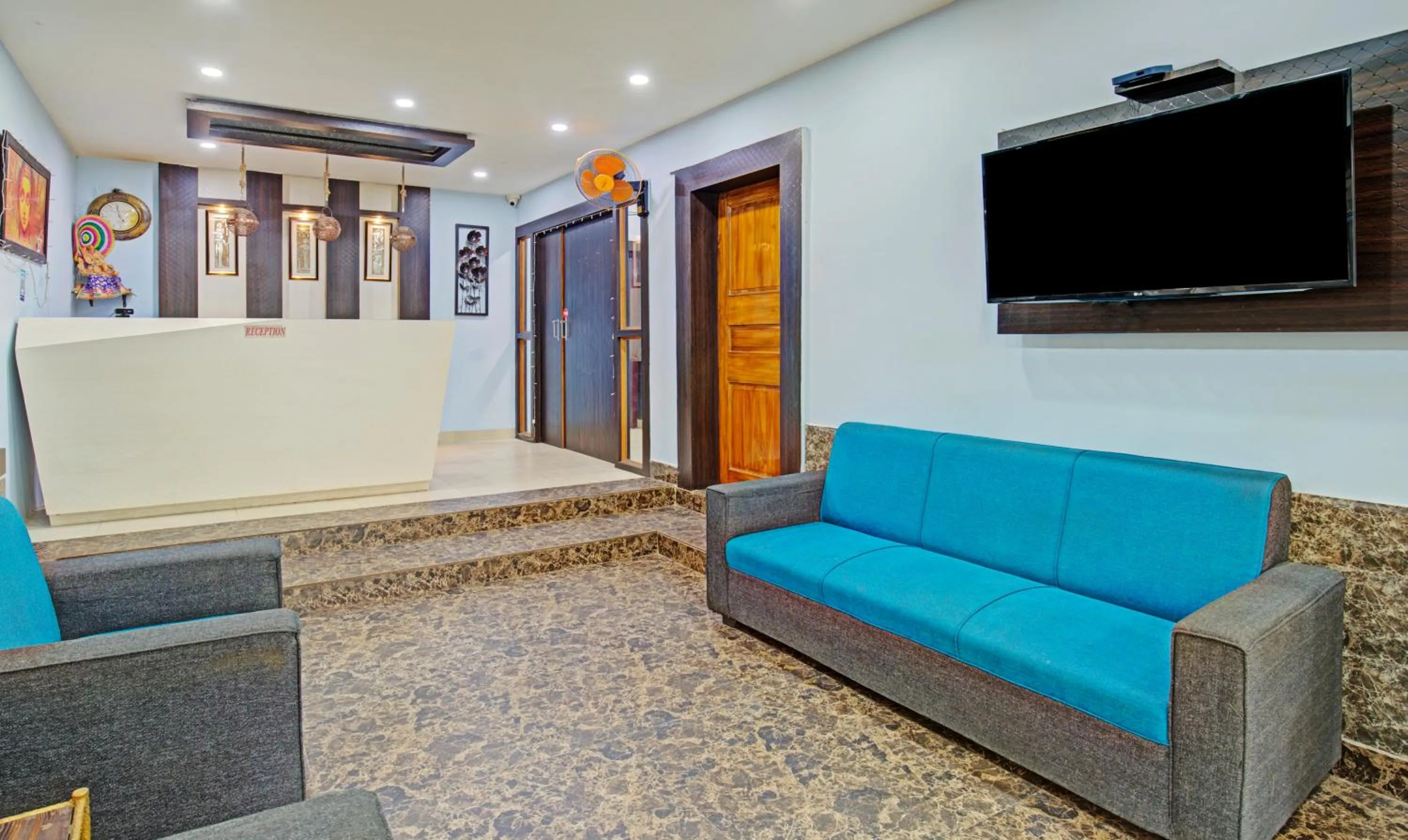 Seating area in Itsy Hotels Sidhartha Residency