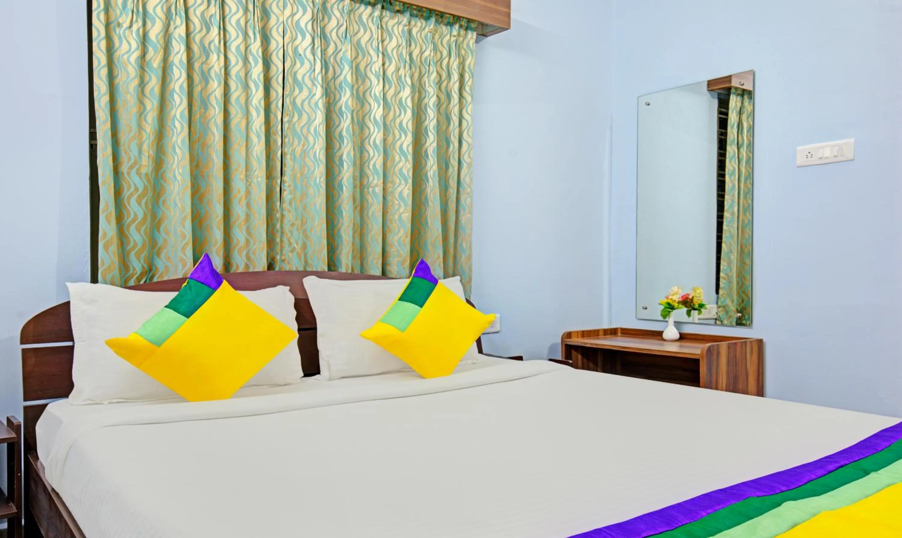 Bedroom, Bed in Itsy Hotels Sidhartha Residency