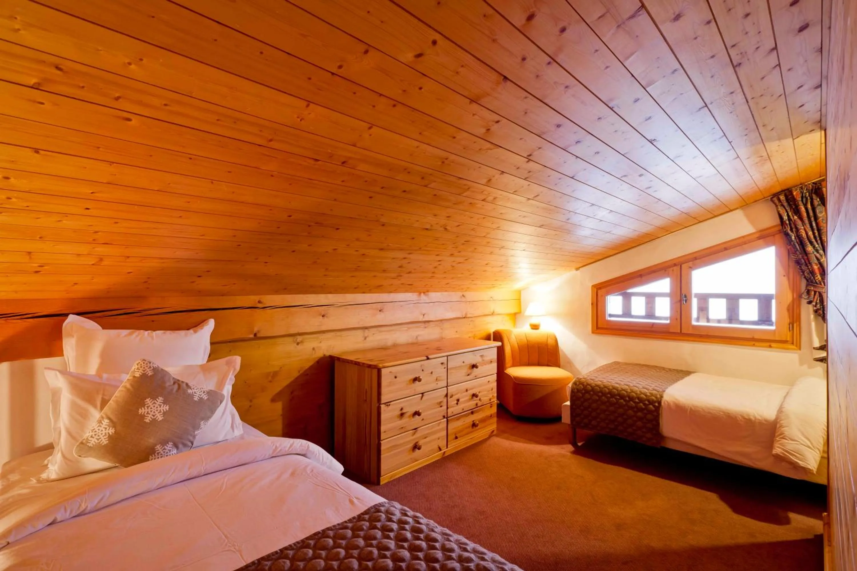 Bed in Hotel les Flocons