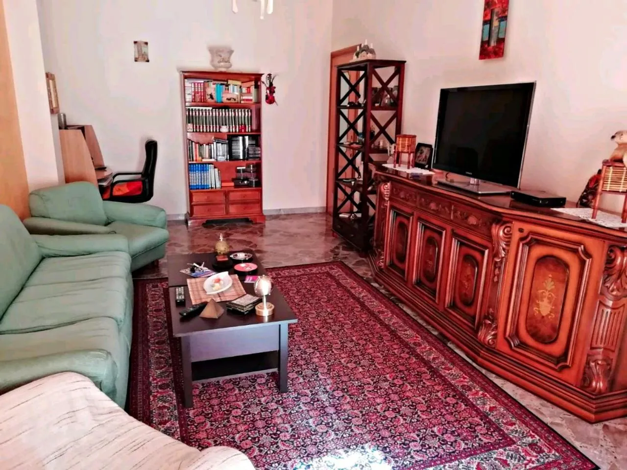 Communal lounge/ TV room in A Casa di Raffy