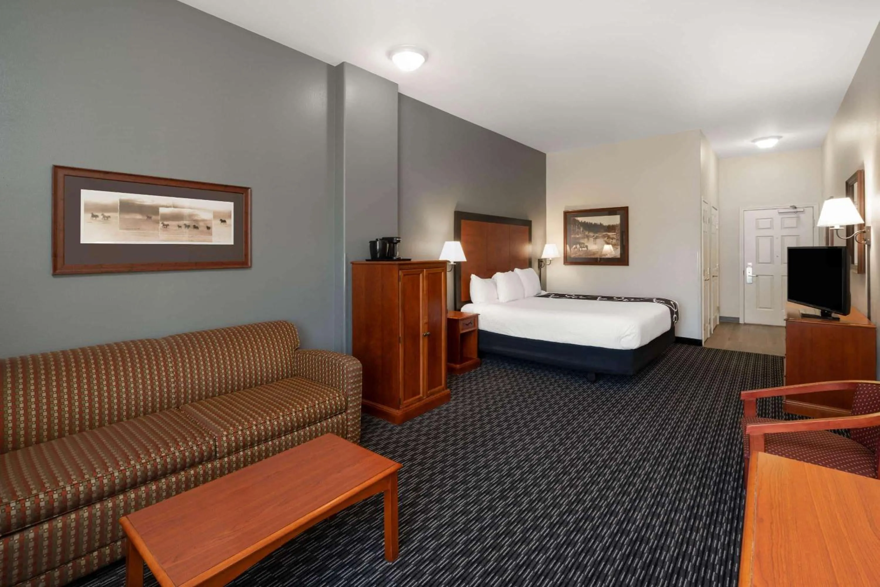 Photo of the whole room, Bed in La Quinta by Wyndham Rifle