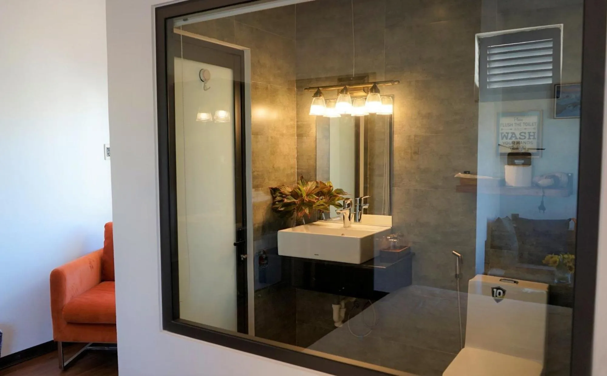 Oasis Hotel & Apartment