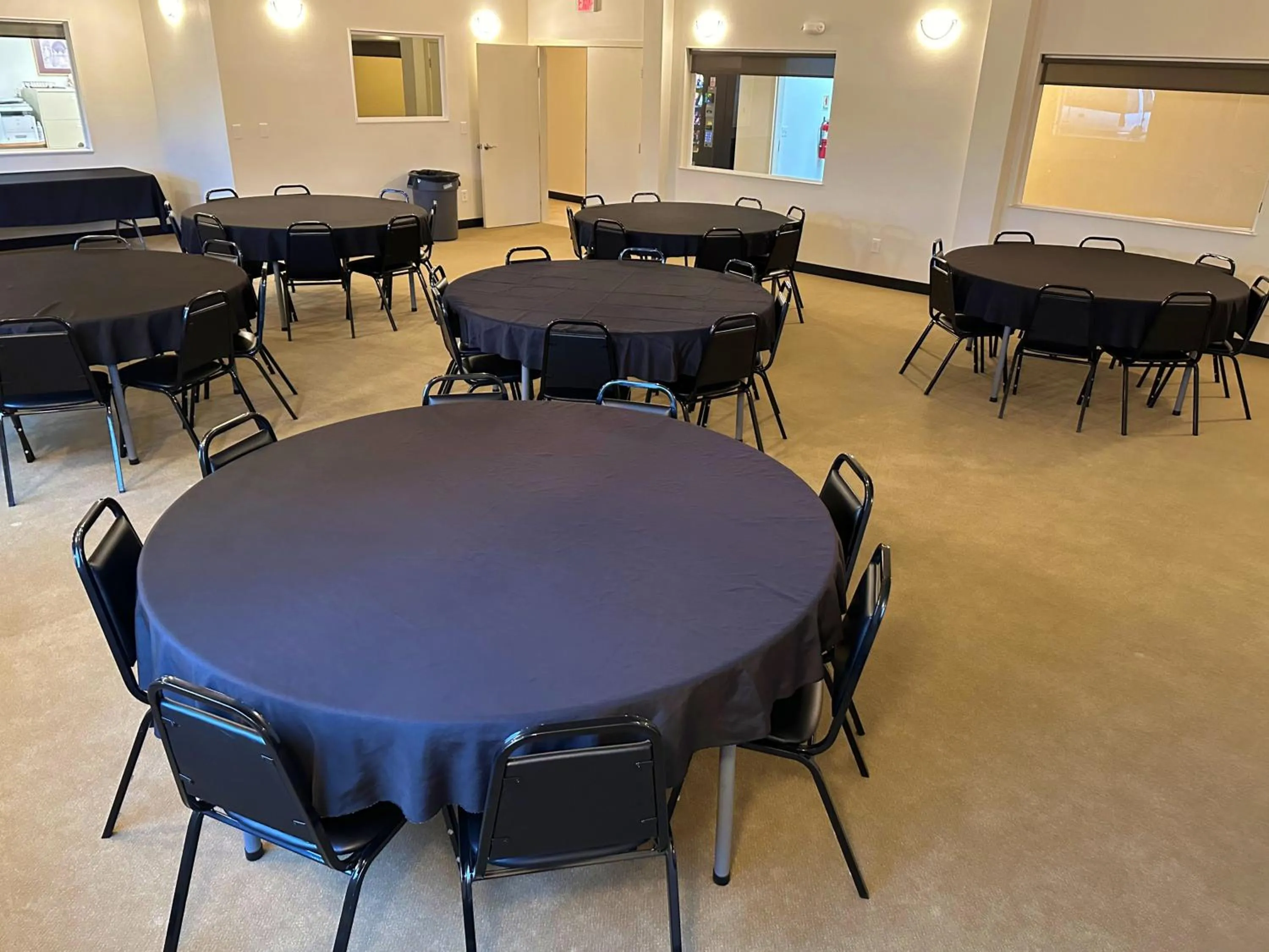 Meeting/conference room in Peppermill Empress Inn