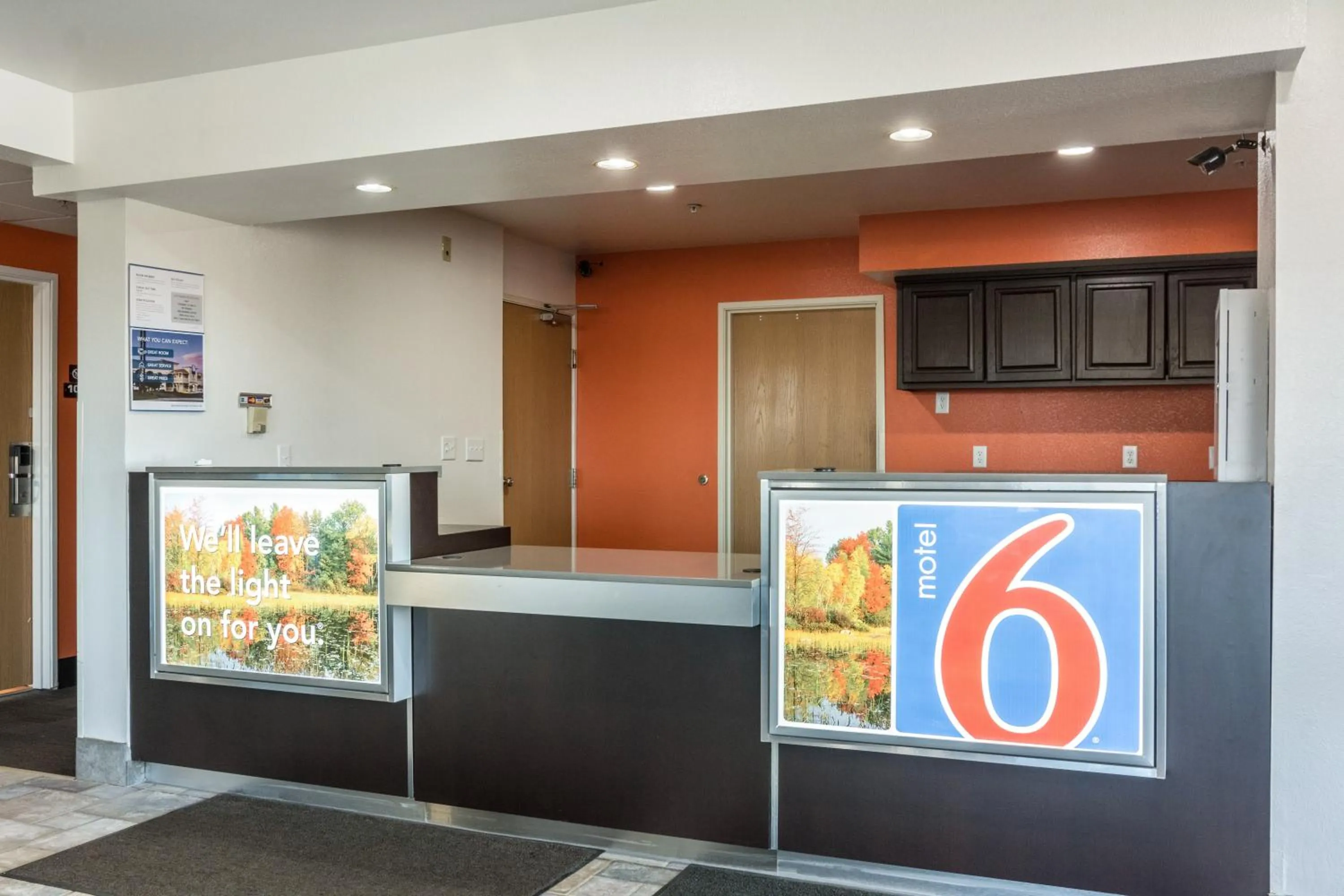 Lobby or reception in Motel 6-Barkeyville, PA