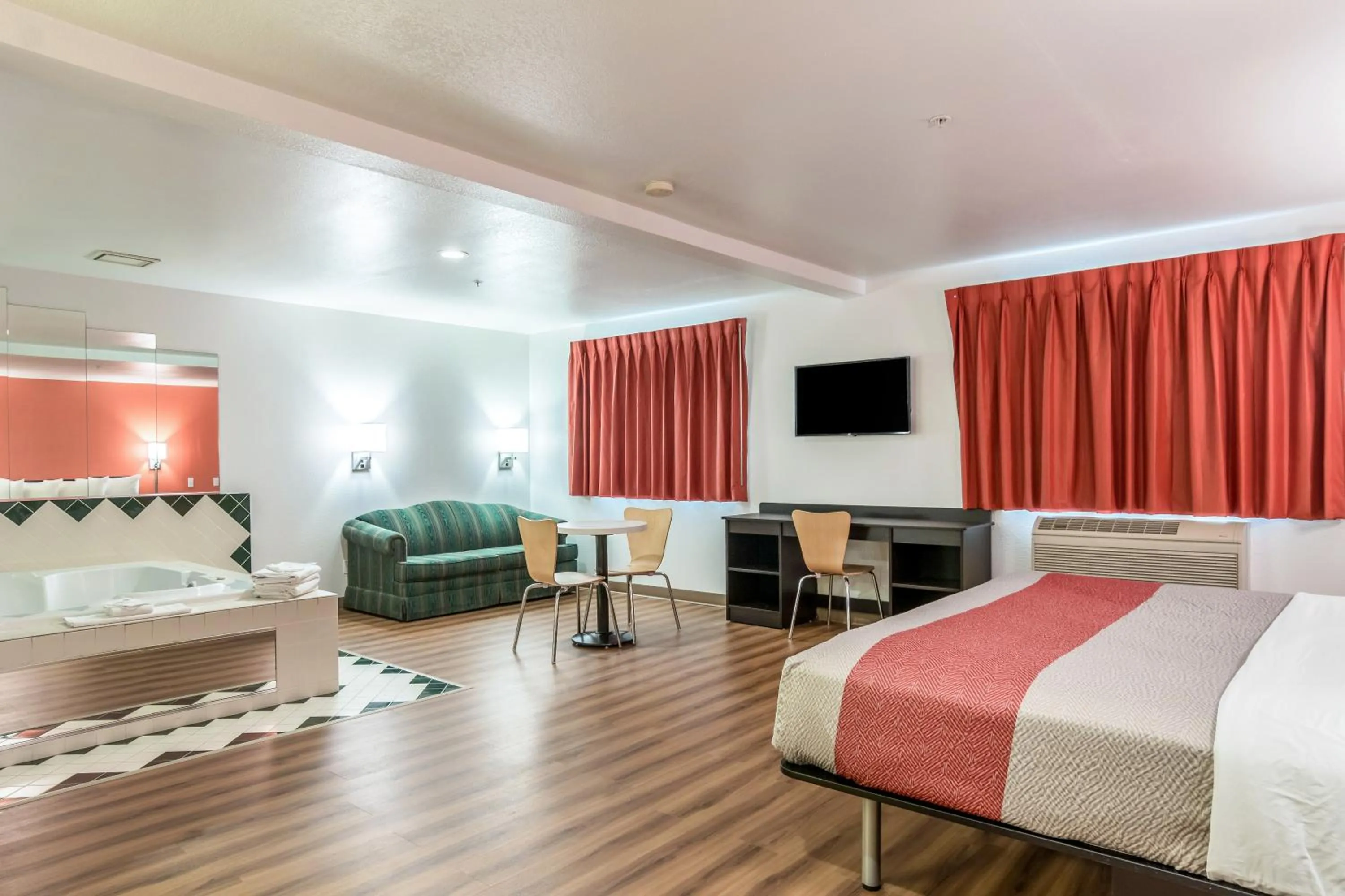 Bedroom, Bed in Motel 6-Barkeyville, PA