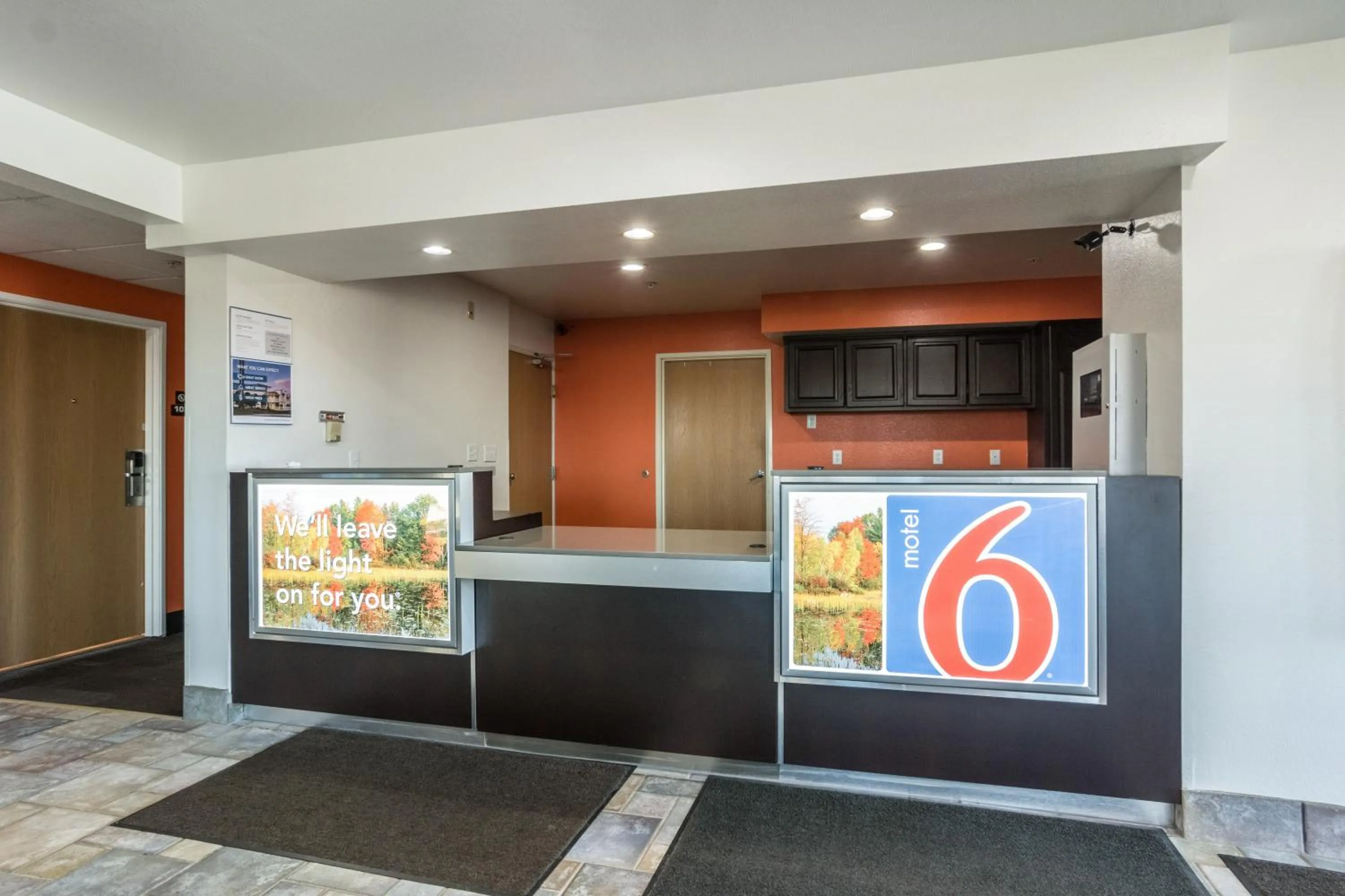 Lobby or reception in Motel 6-Barkeyville, PA