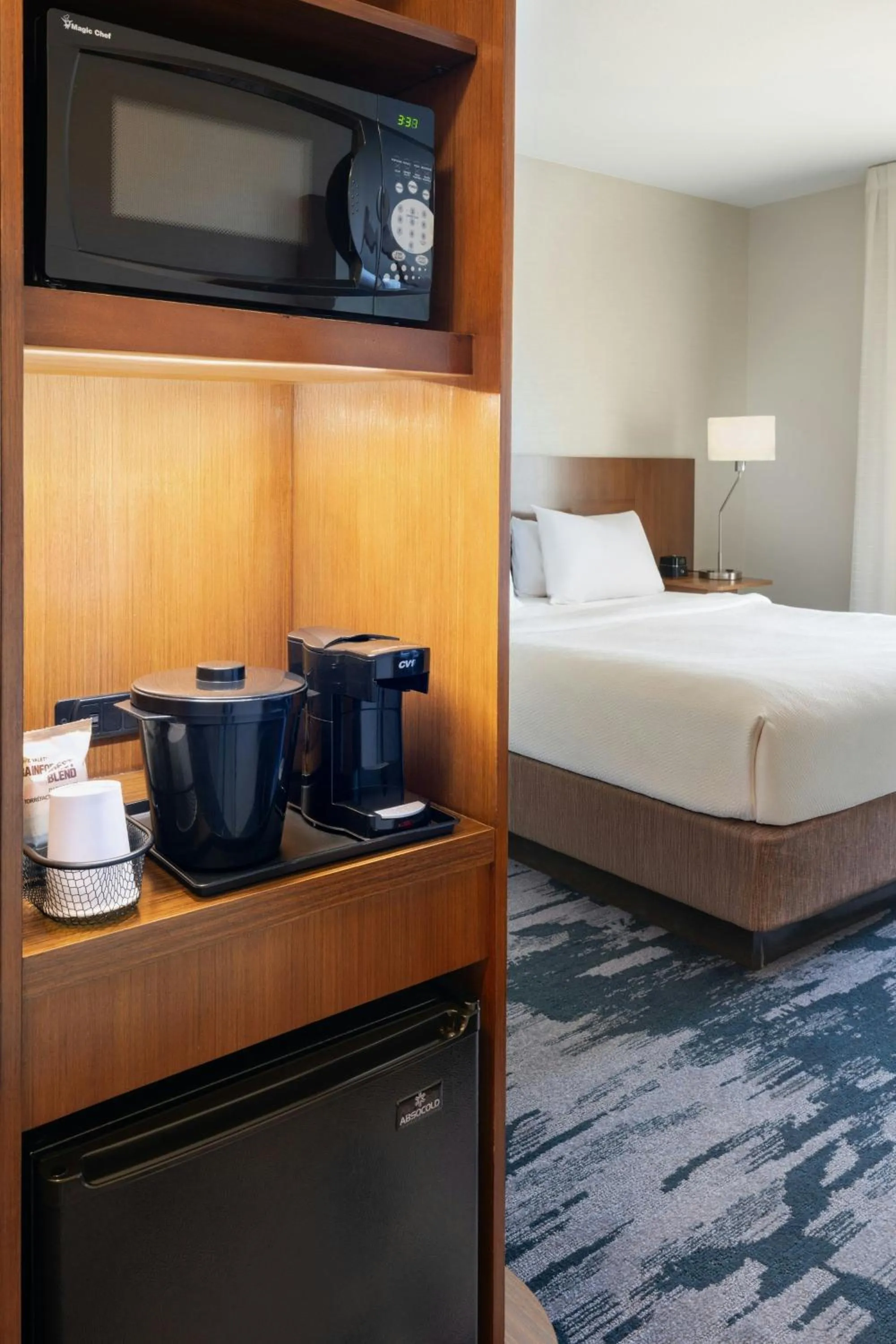 Photo of the whole room, Bed in Fairfield Inn & Suites by Marriott Towanda Wysox