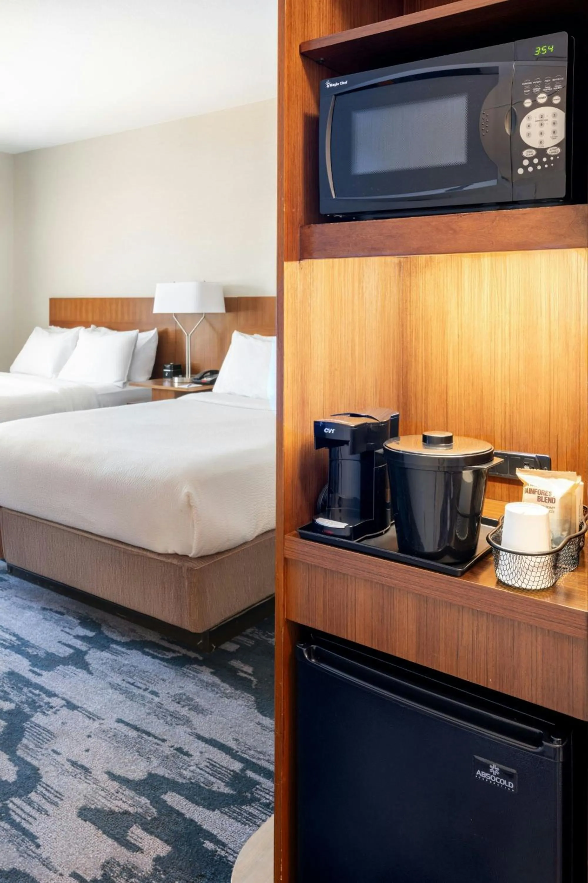 Photo of the whole room, Bed in Fairfield Inn & Suites by Marriott Towanda Wysox