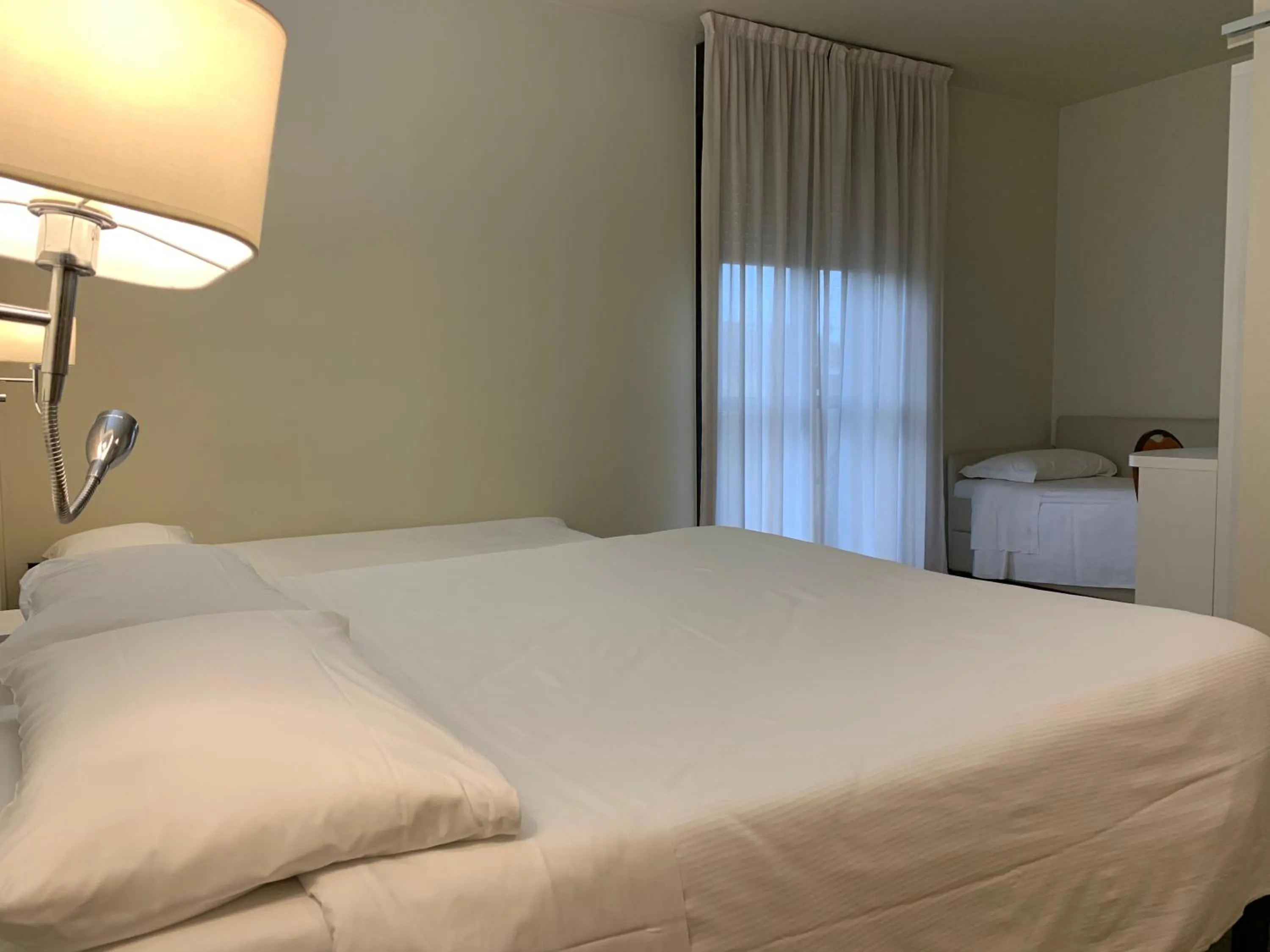 Photo of the whole room, Bed in Hotel Parigi 2 & Spa