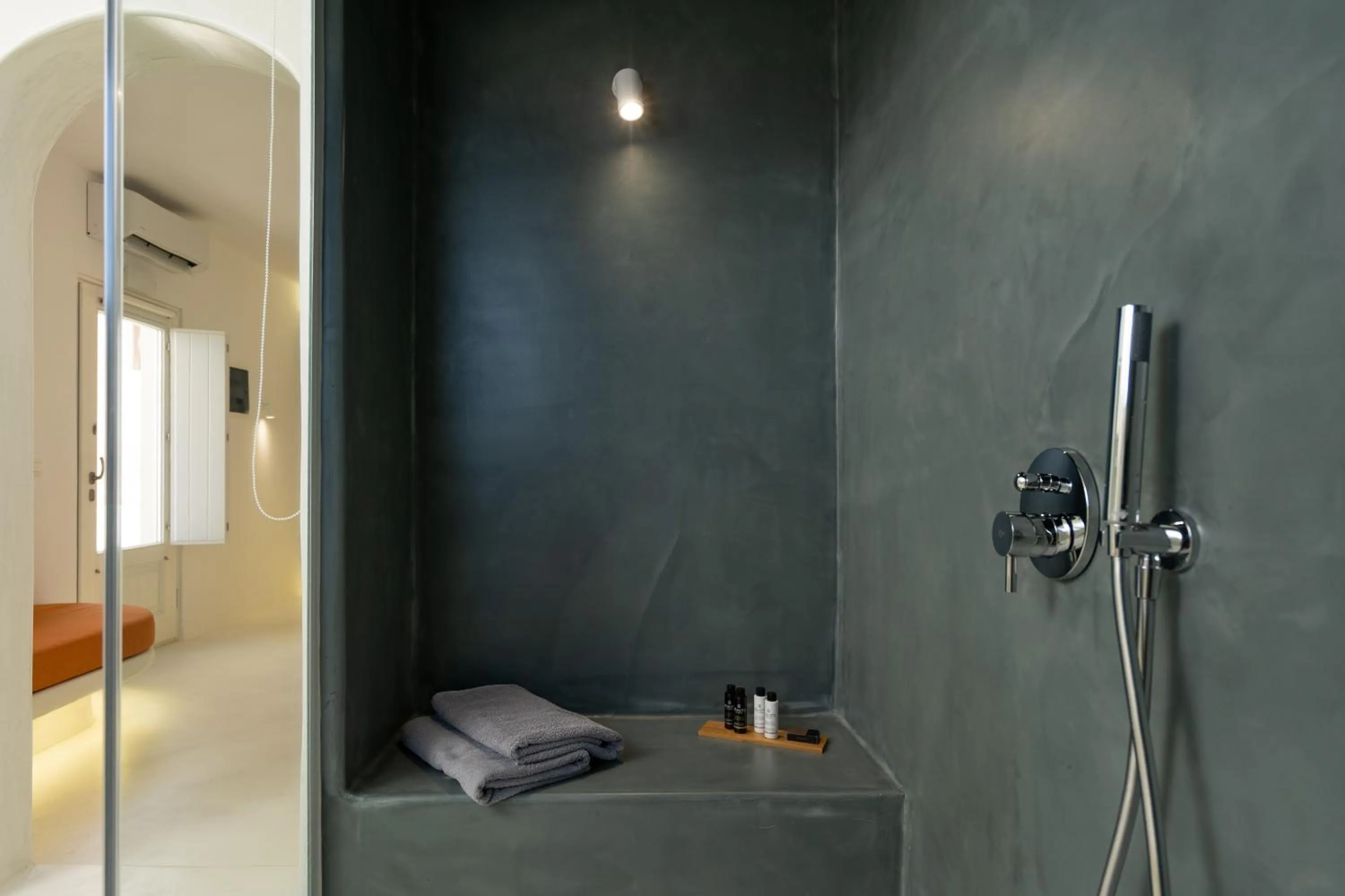 Bathroom in Edem Boutique Suites