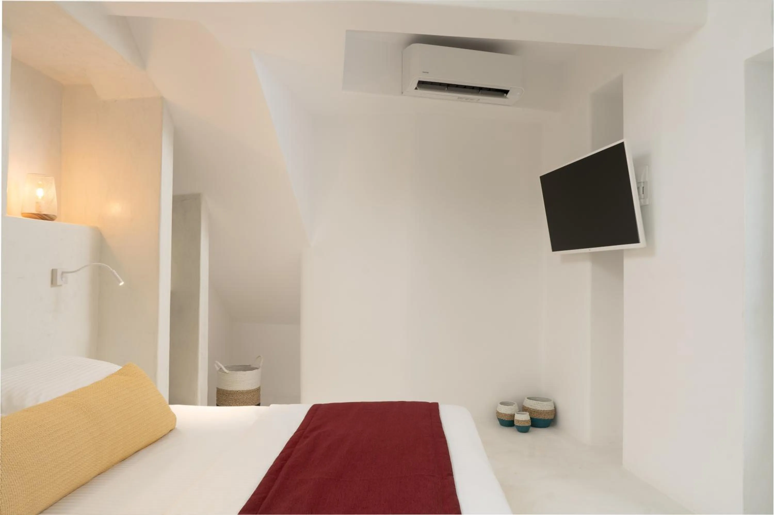 TV and multimedia, Bed in Edem Boutique Suites