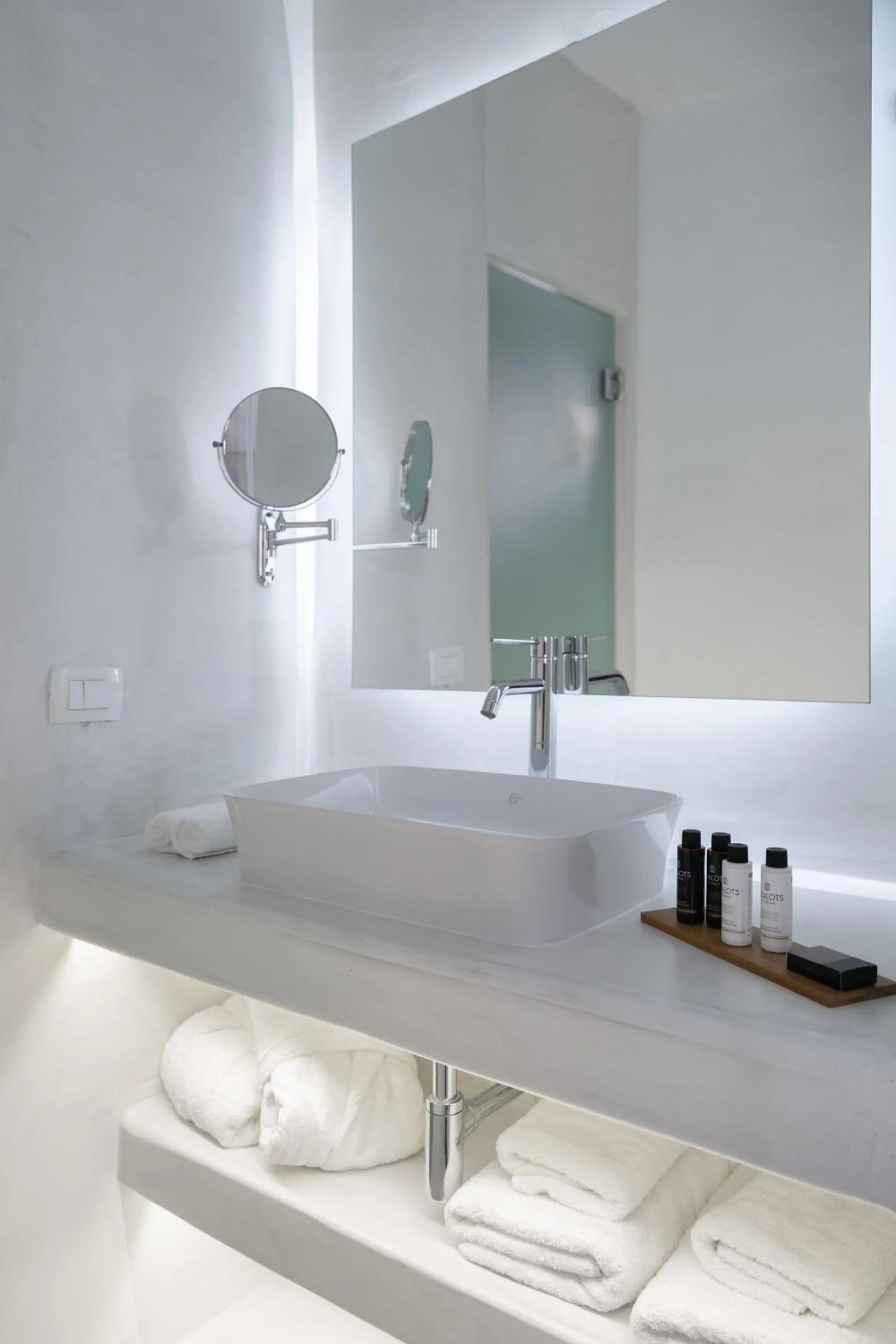 Bathroom in Edem Boutique Suites