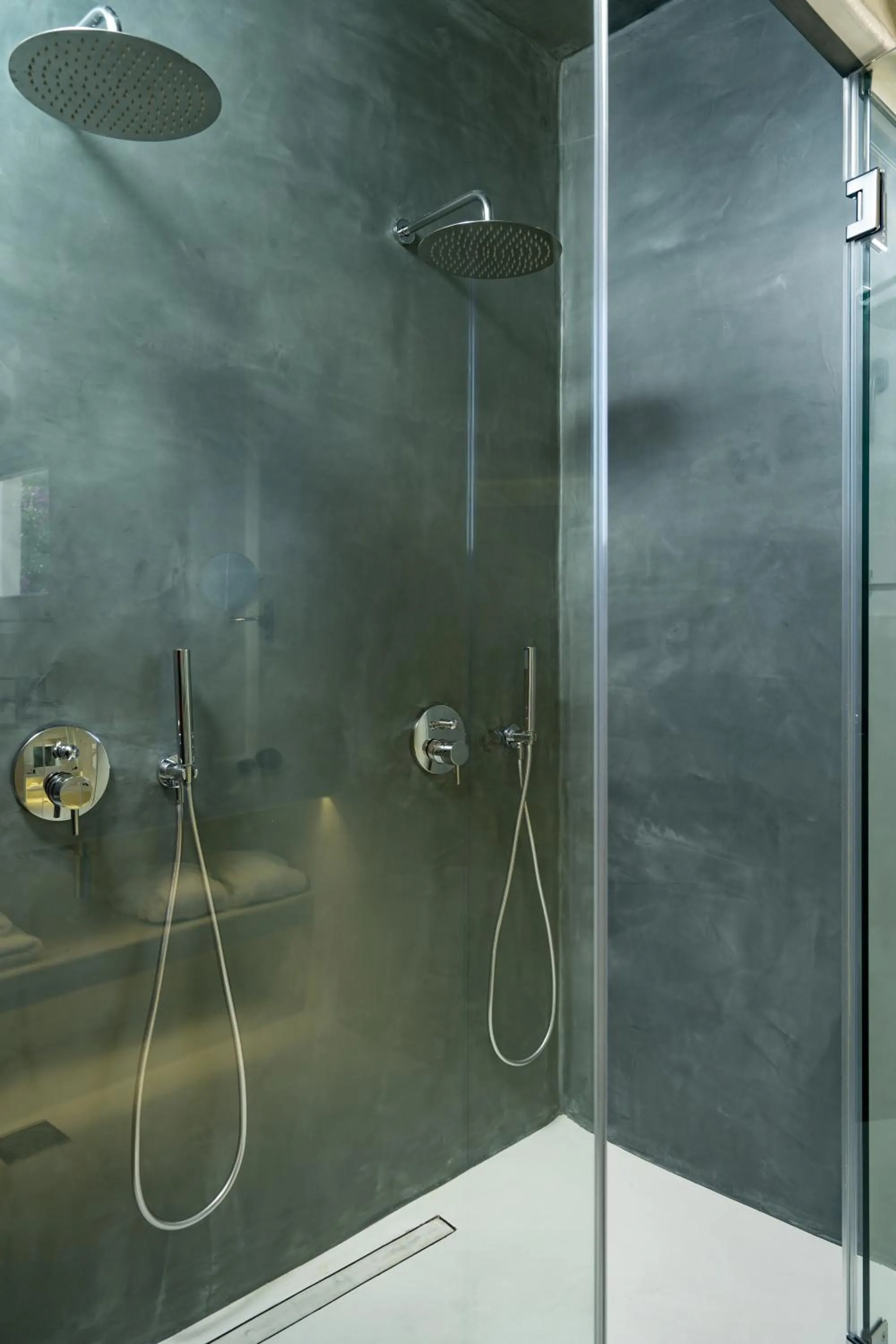 Bathroom in Edem Boutique Suites