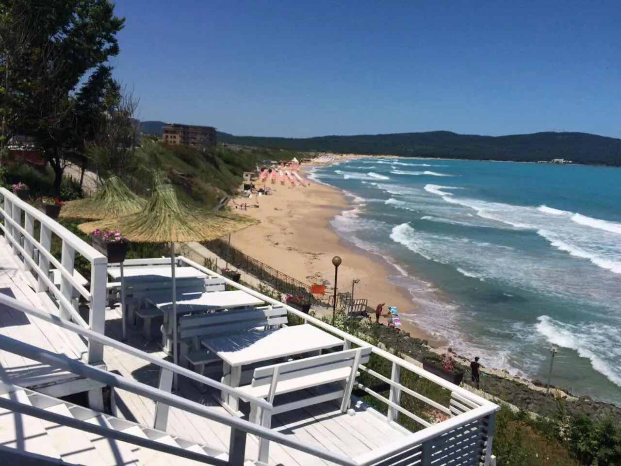 Restaurant/places to eat in Ashram Hotel