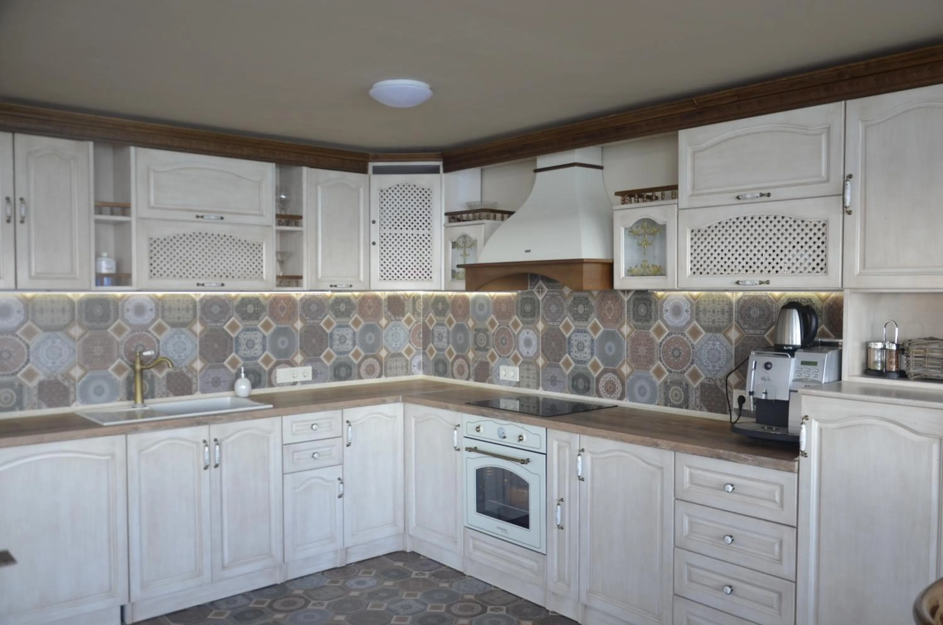 Kitchen or kitchenette in Ashram Hotel