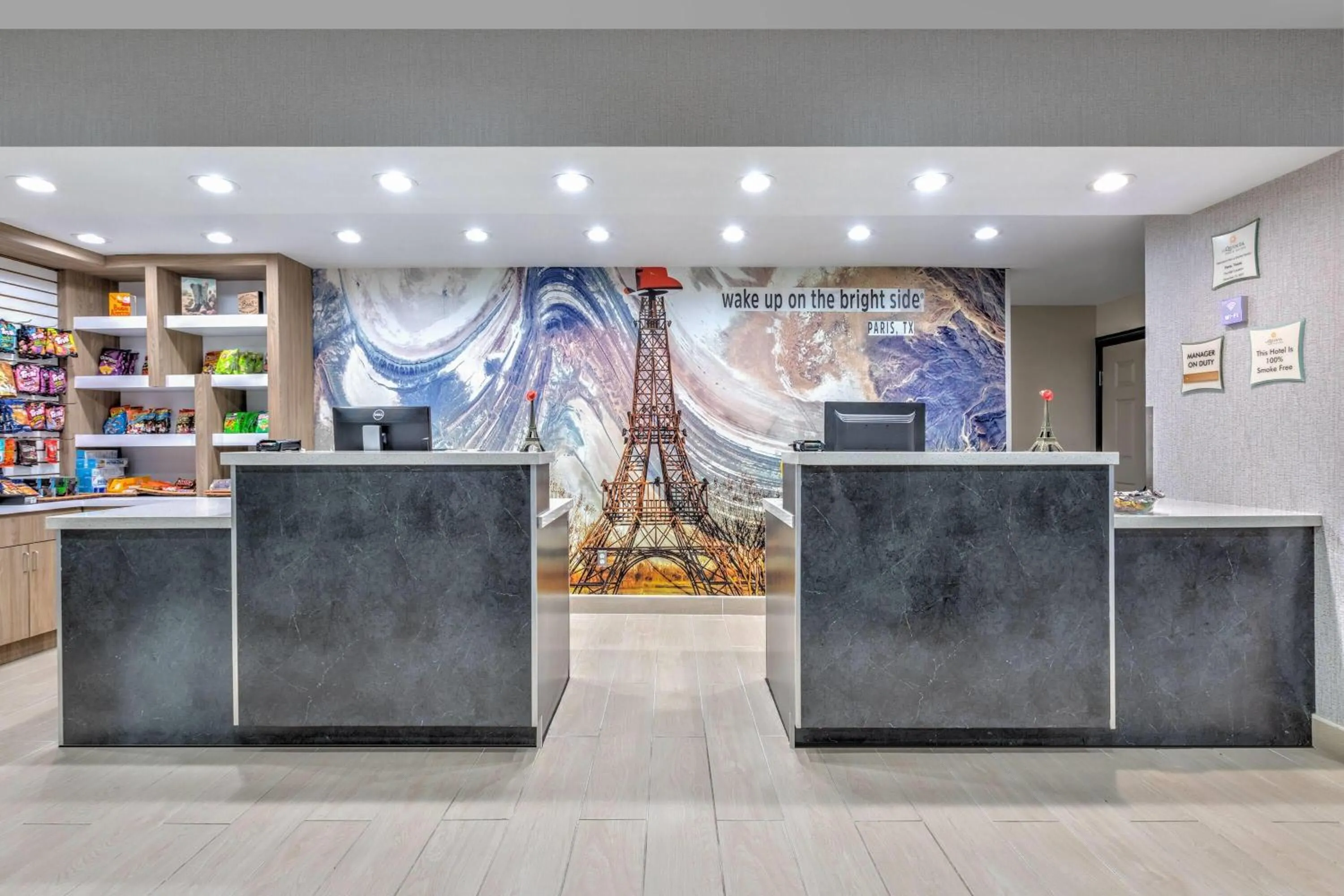 Lobby or reception in La Quinta Inn and Suites by Wyndham Paris
