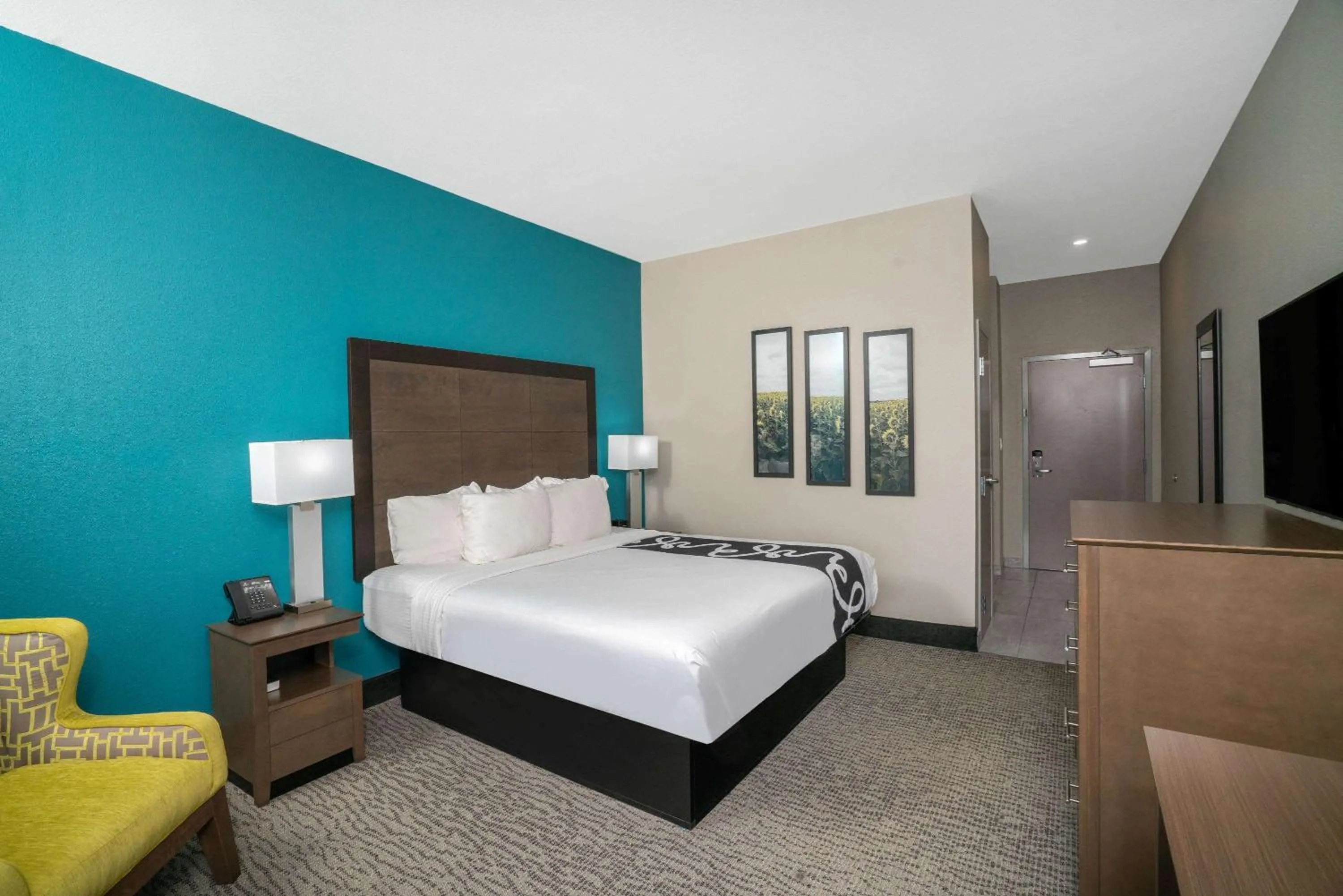 Bedroom, Bed in La Quinta by Wyndham West Memphis