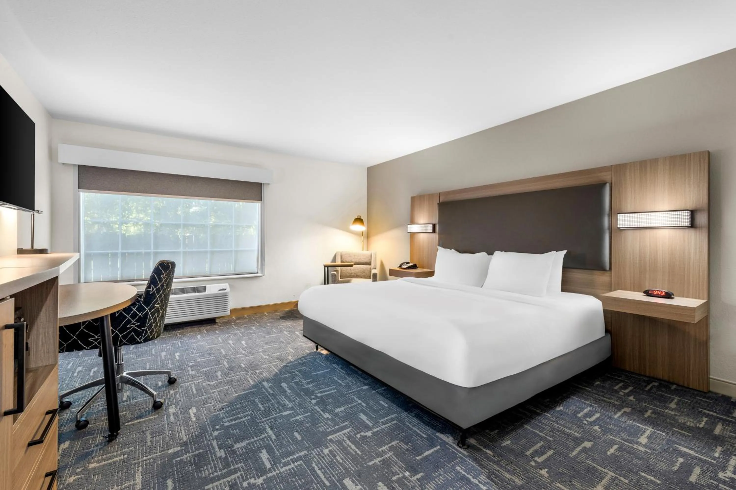 Photo of the whole room, Bed in Best Western Acadia Hotel