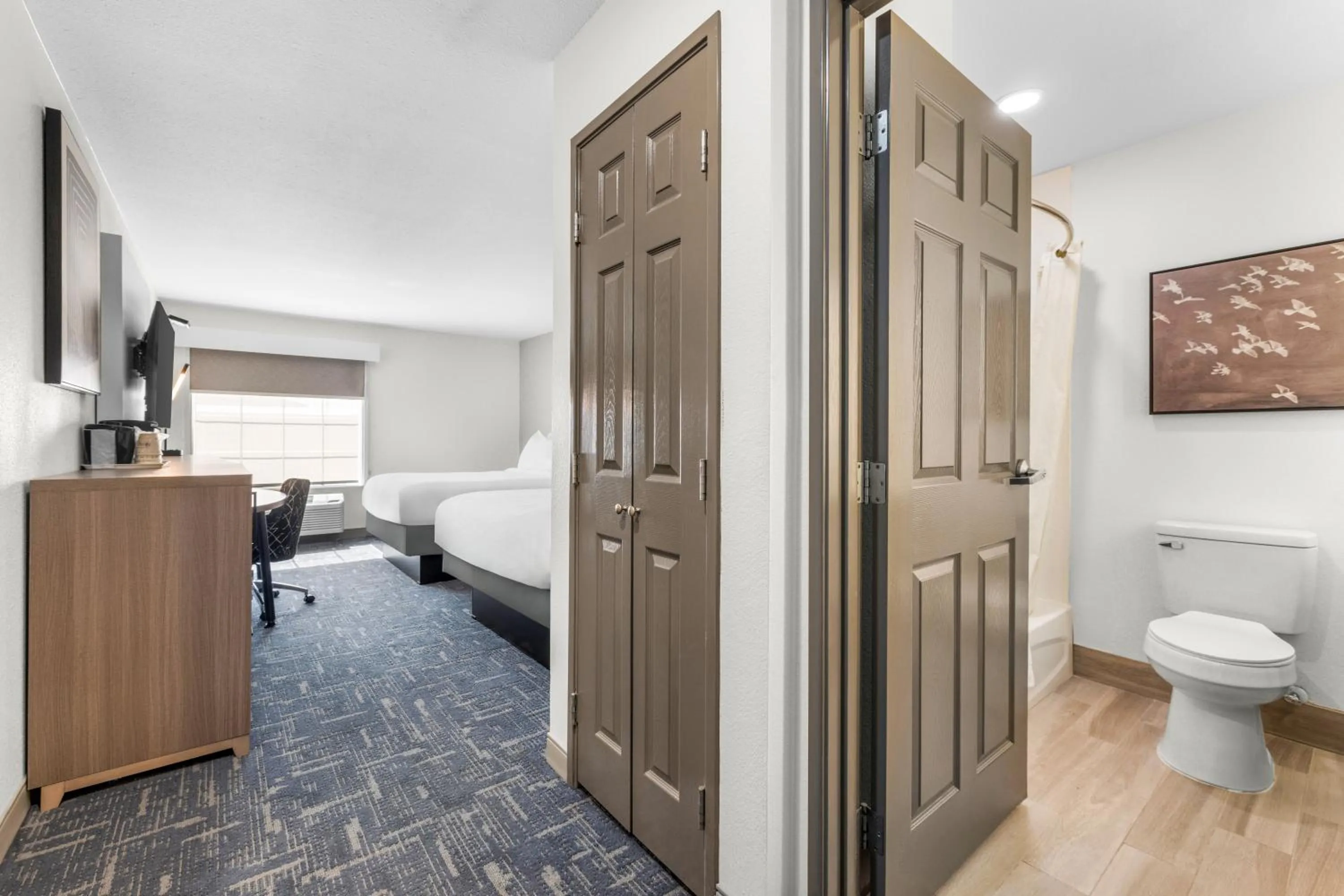 Photo of the whole room, Bed in Best Western Acadia Hotel